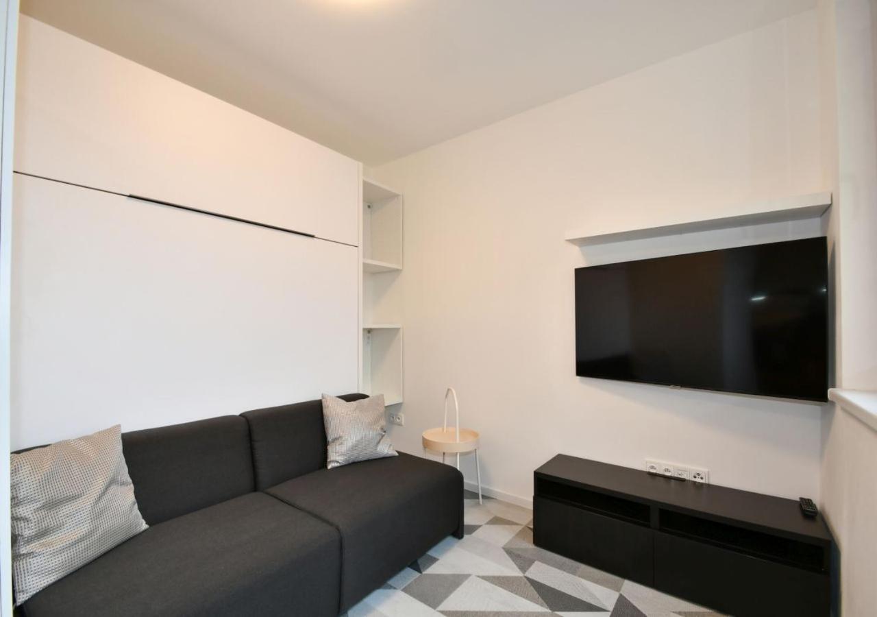 EFI Residence Holzova 28