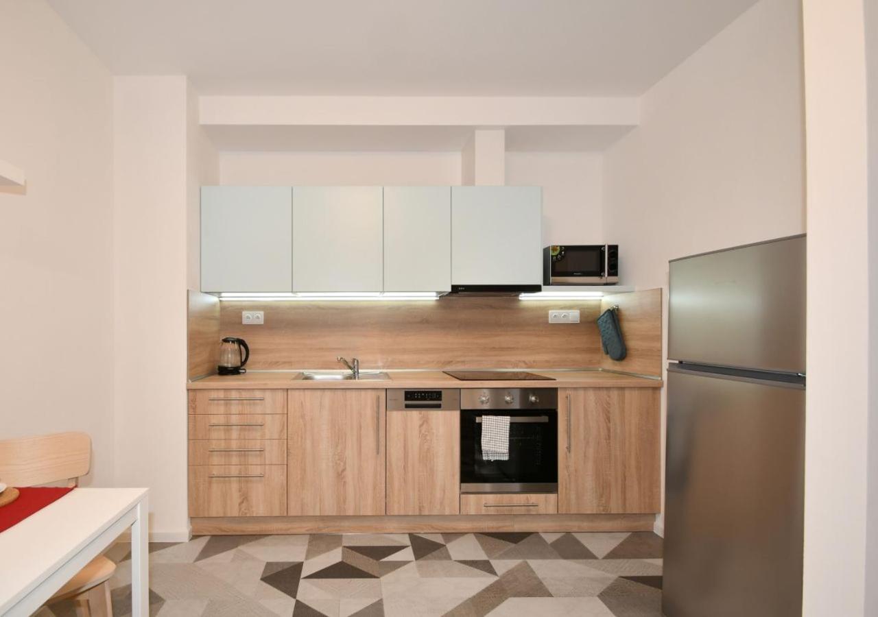 EFI Residence Holzova 28