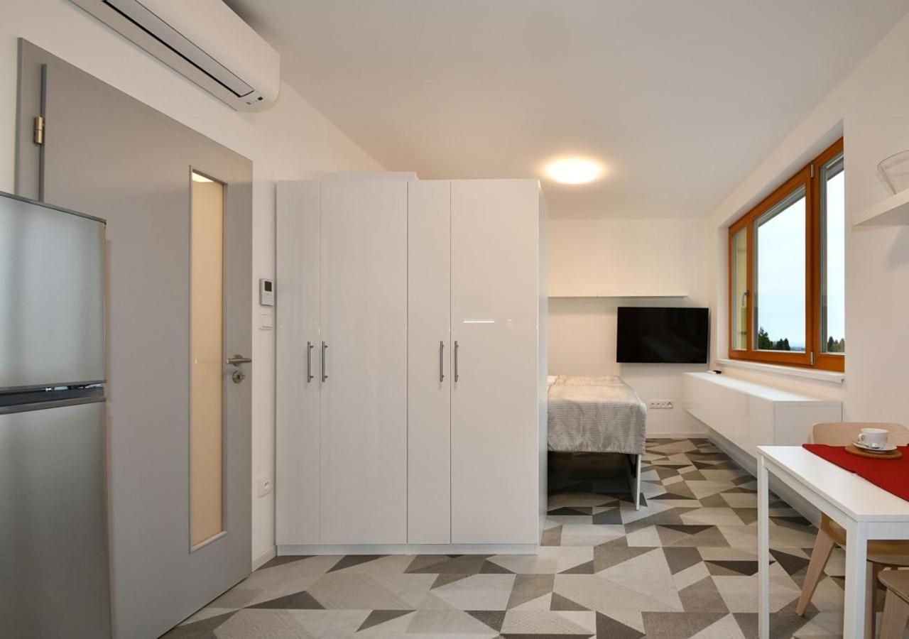 EFI Residence Holzova 28