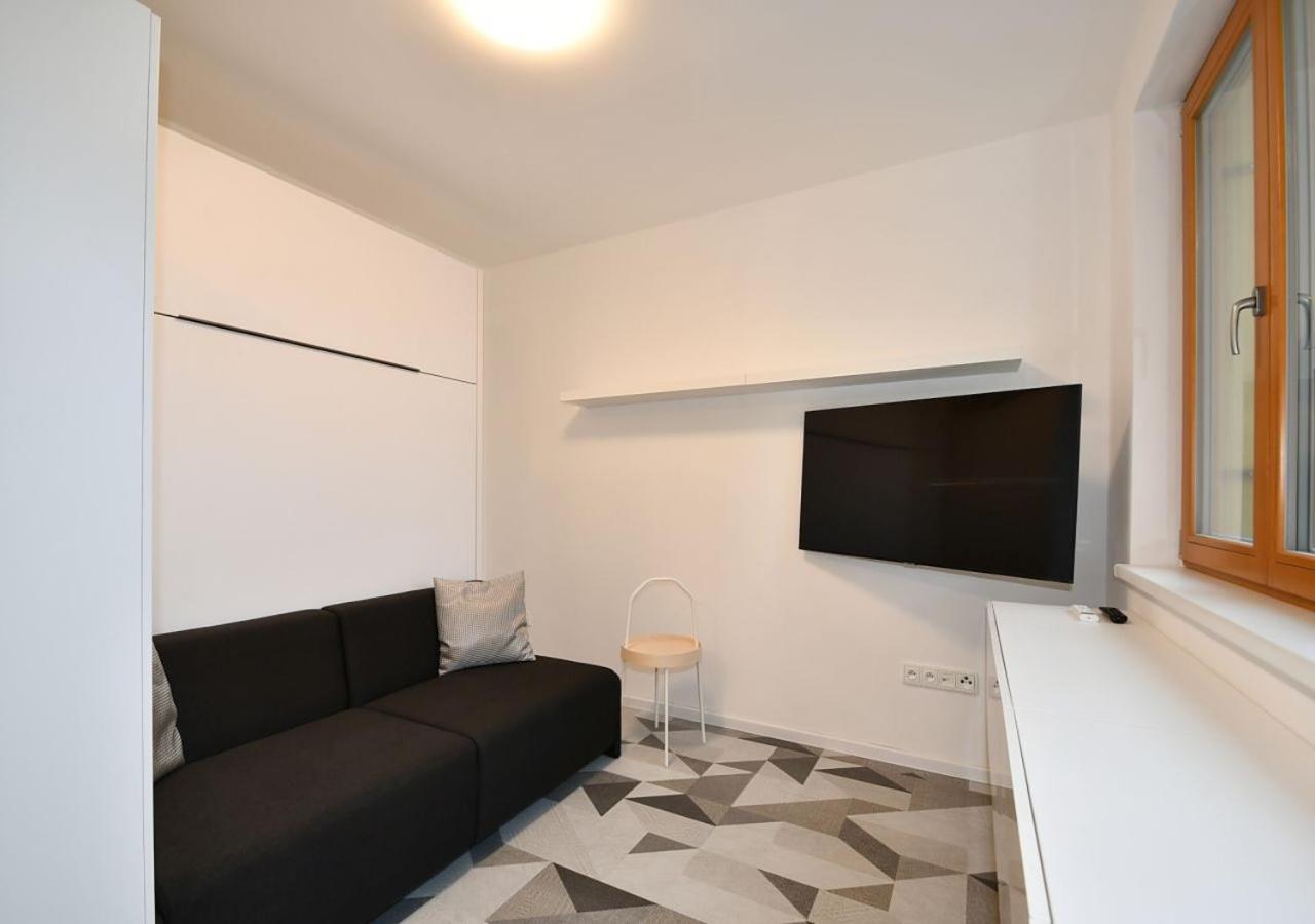 EFI Residence Holzova 28