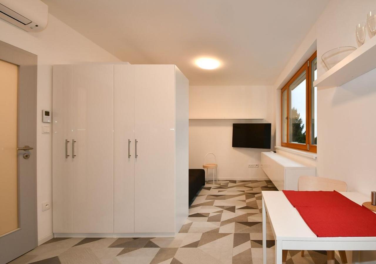 EFI Residence Holzova 28