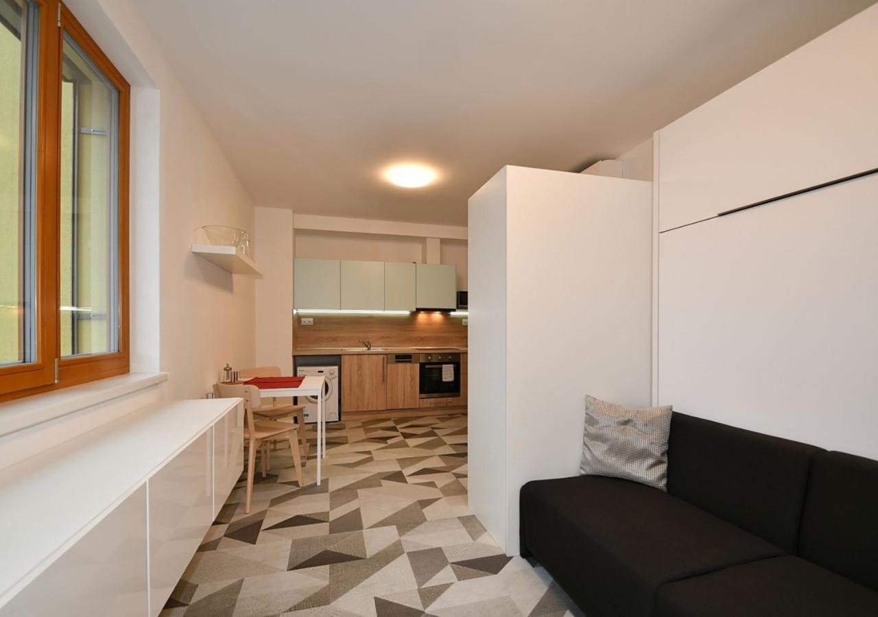 EFI Residence Holzova 28