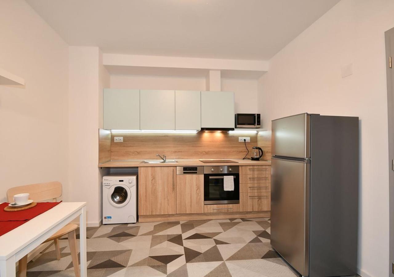 EFI Residence Holzova 28