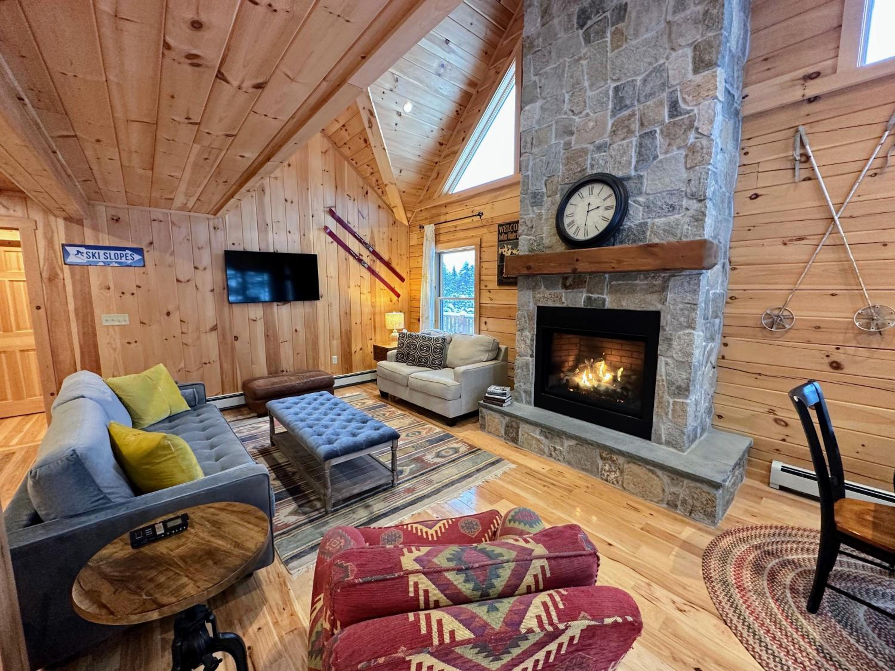 53AL New cabin close to Bretton Woods view 4