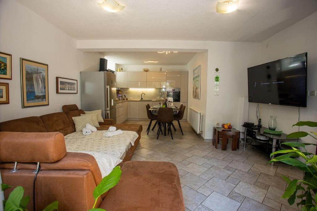 Old town apartment Split photo 5