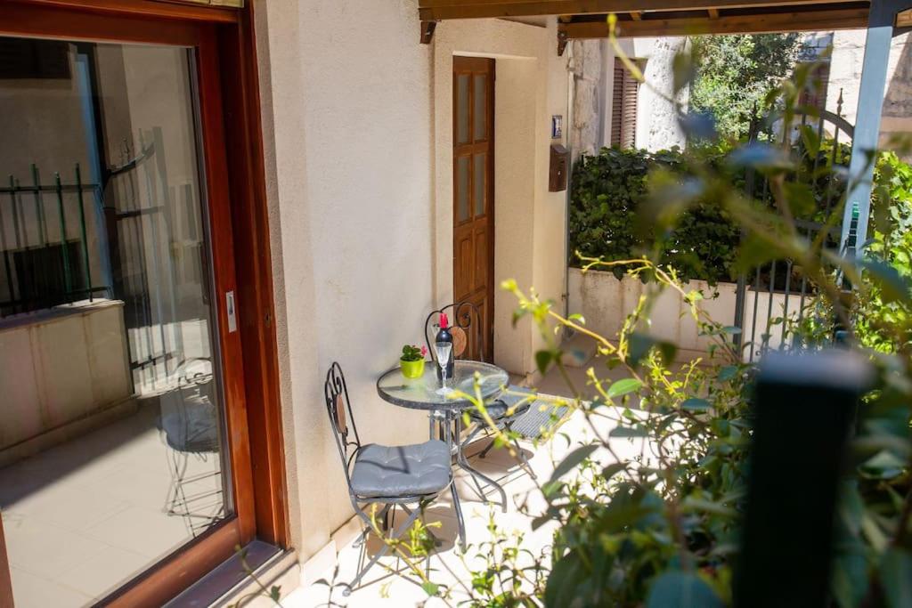 Old town apartment Split photo 3