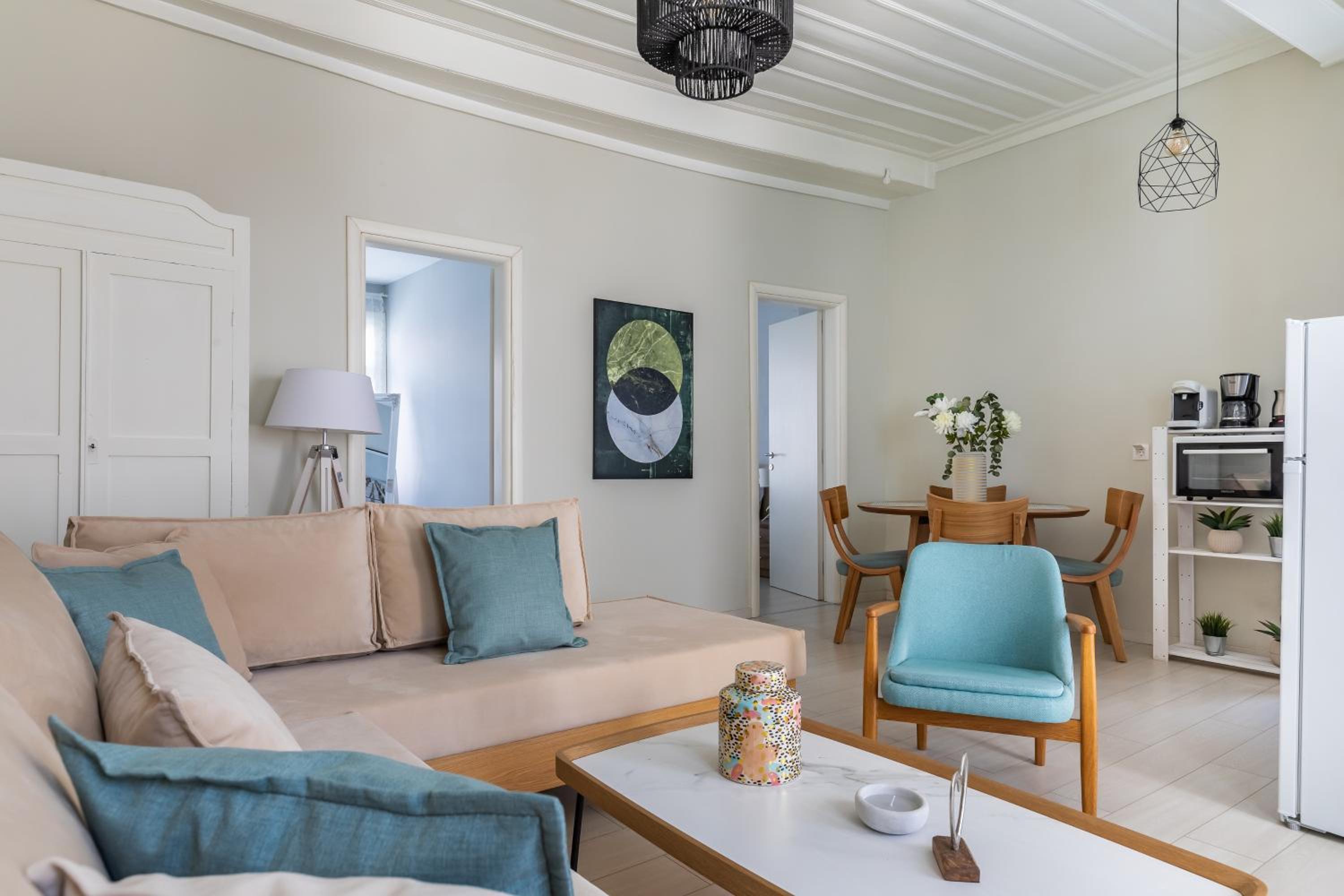 Helios Lovely Apartment
