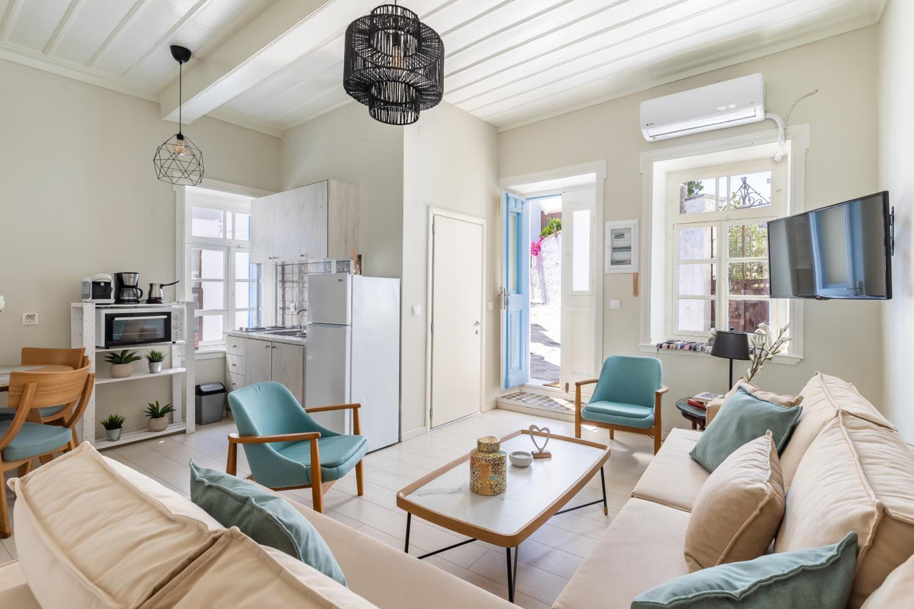 Helios Lovely Apartment photo 2