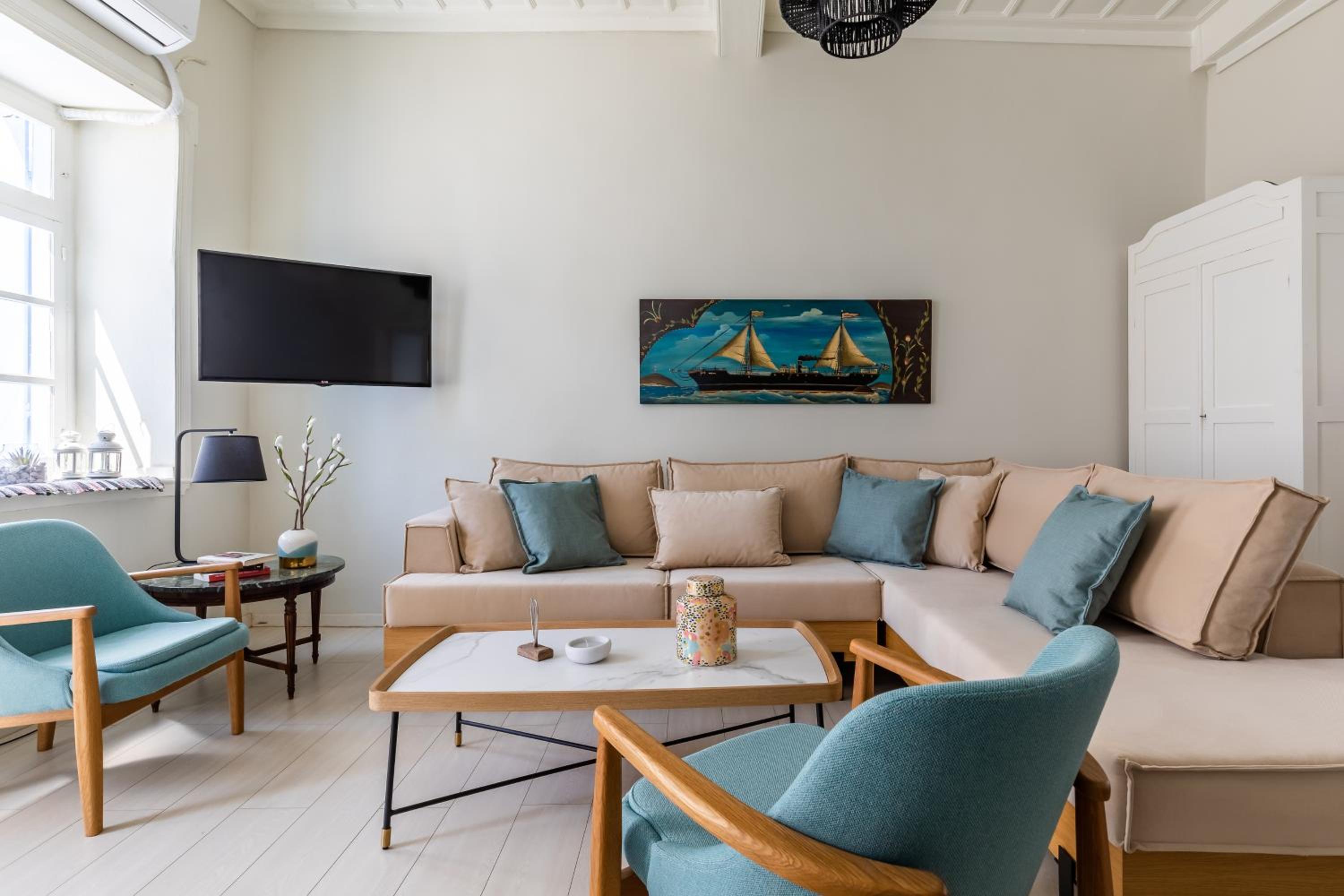 Helios Lovely Apartment