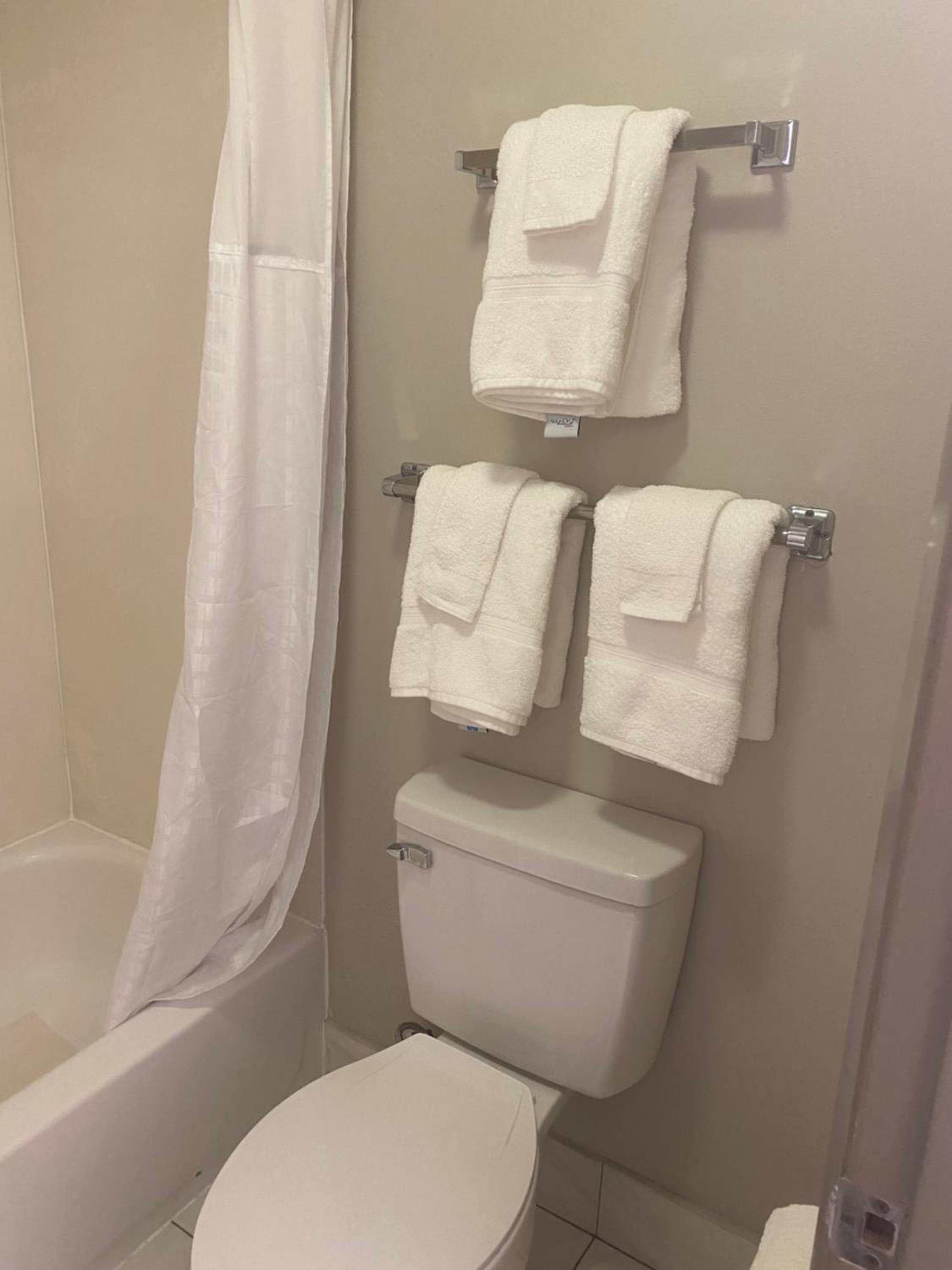 Lake City Vacations - Days Inn by Wyndham Lake City I-10 - Property Image 10