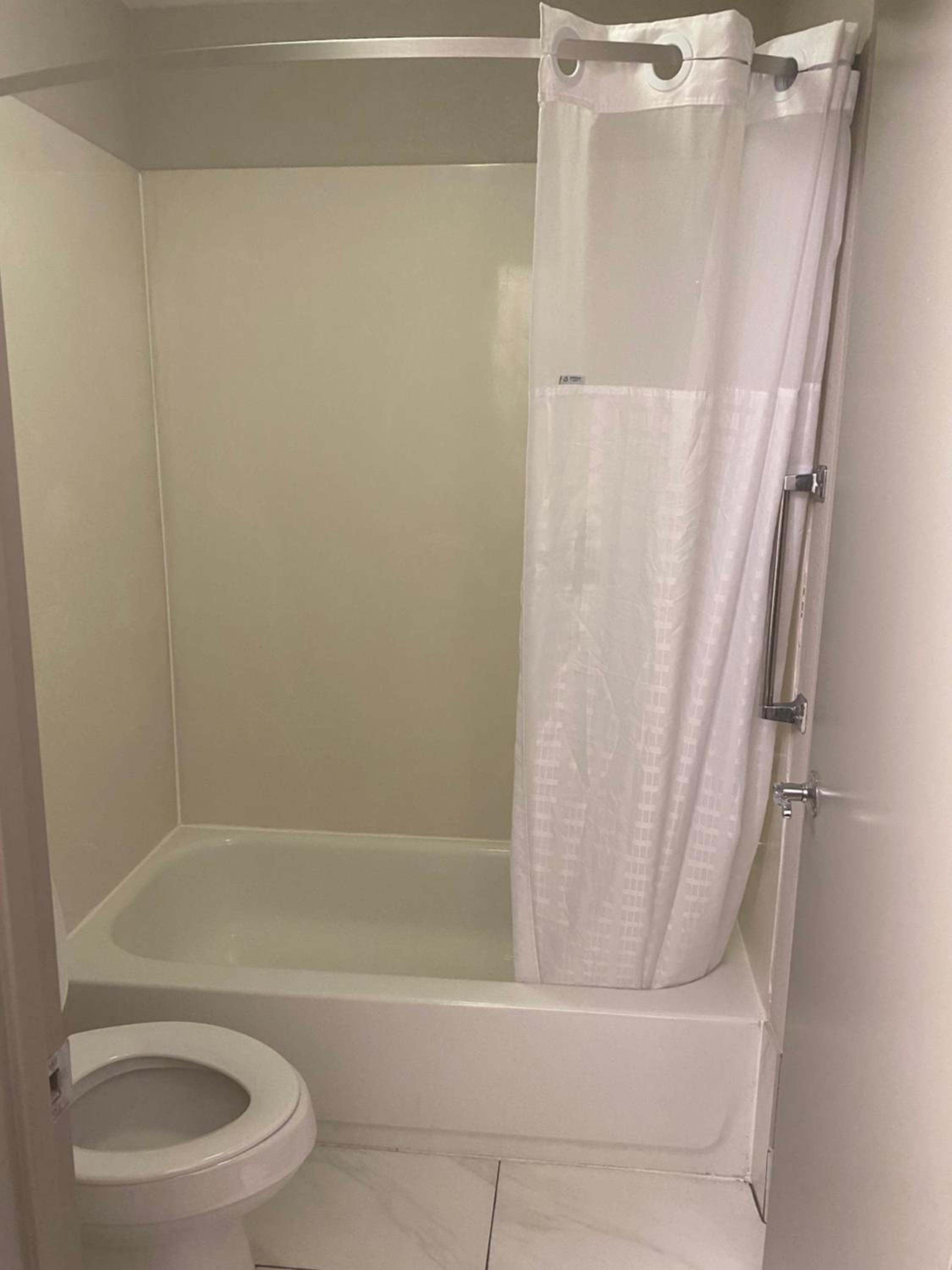 Lake City Vacations - Days Inn by Wyndham Lake City I-10 - Property Image 9