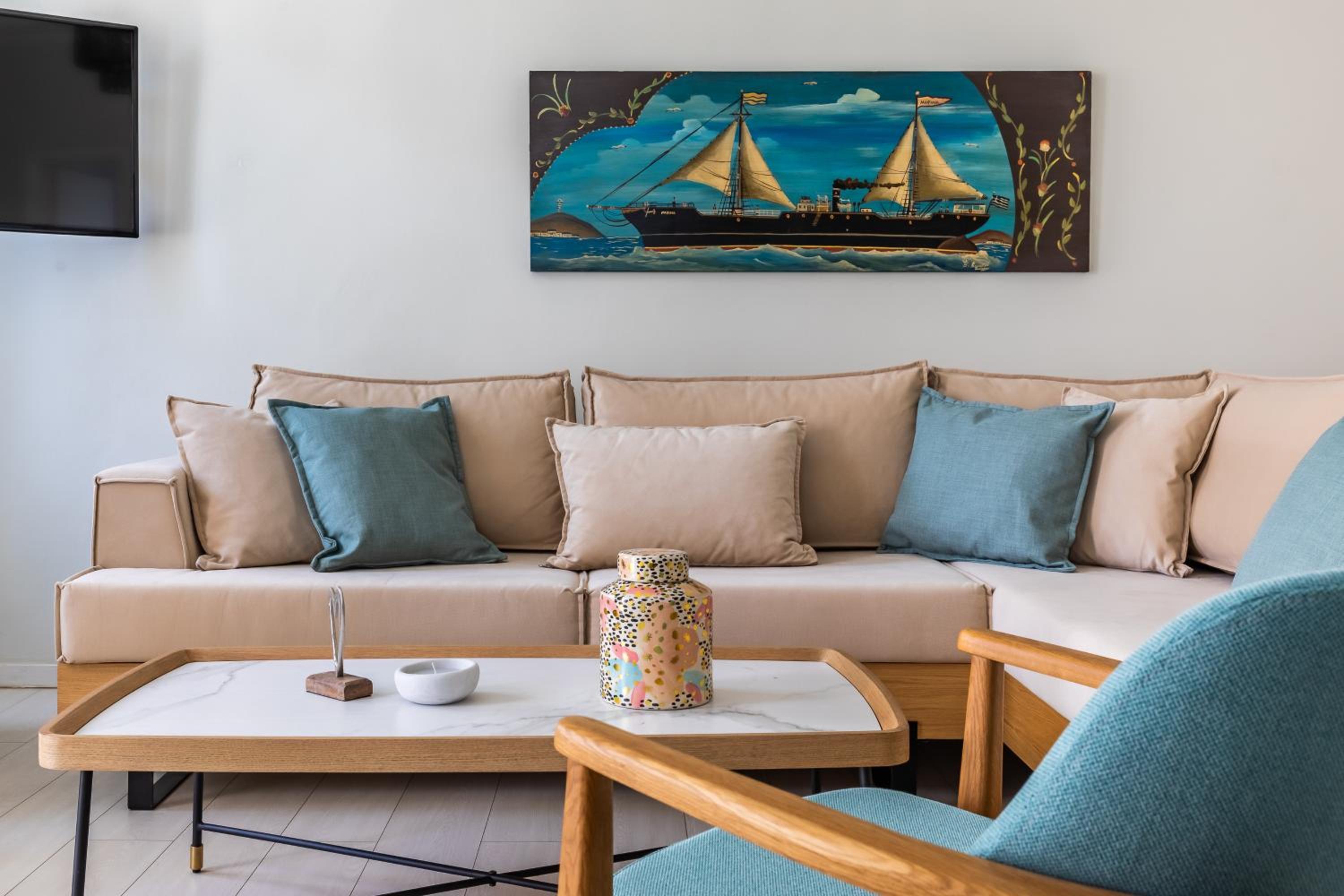 Helios Lovely Apartment photo 4