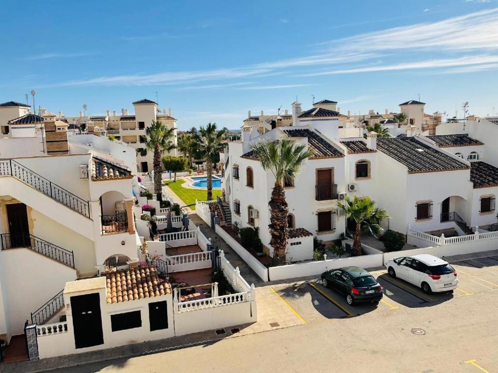 Pool View Apartment at Jumilla III