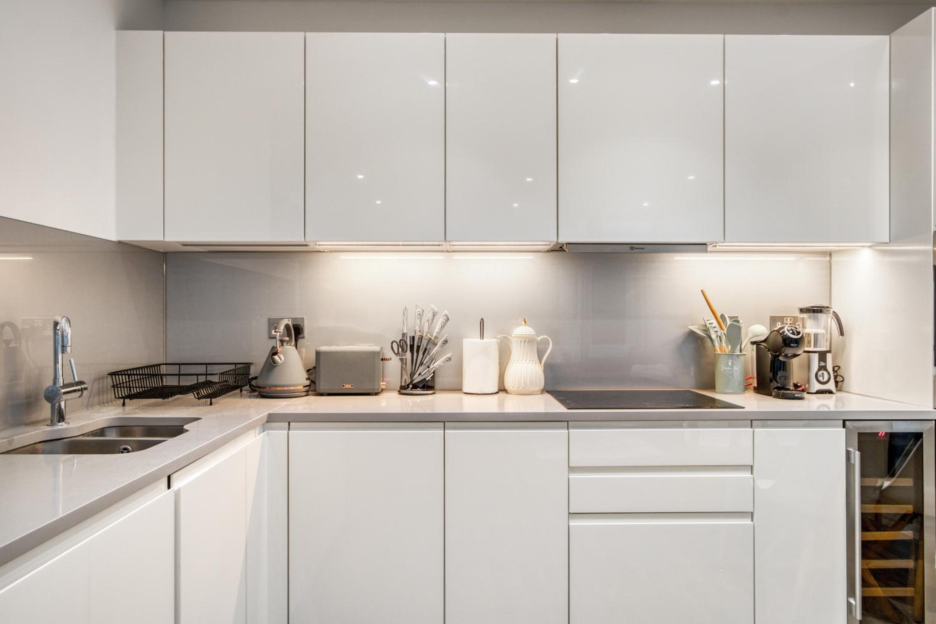 2 Bed 2 Bath Next to Nine Elms Station - Zone 1
