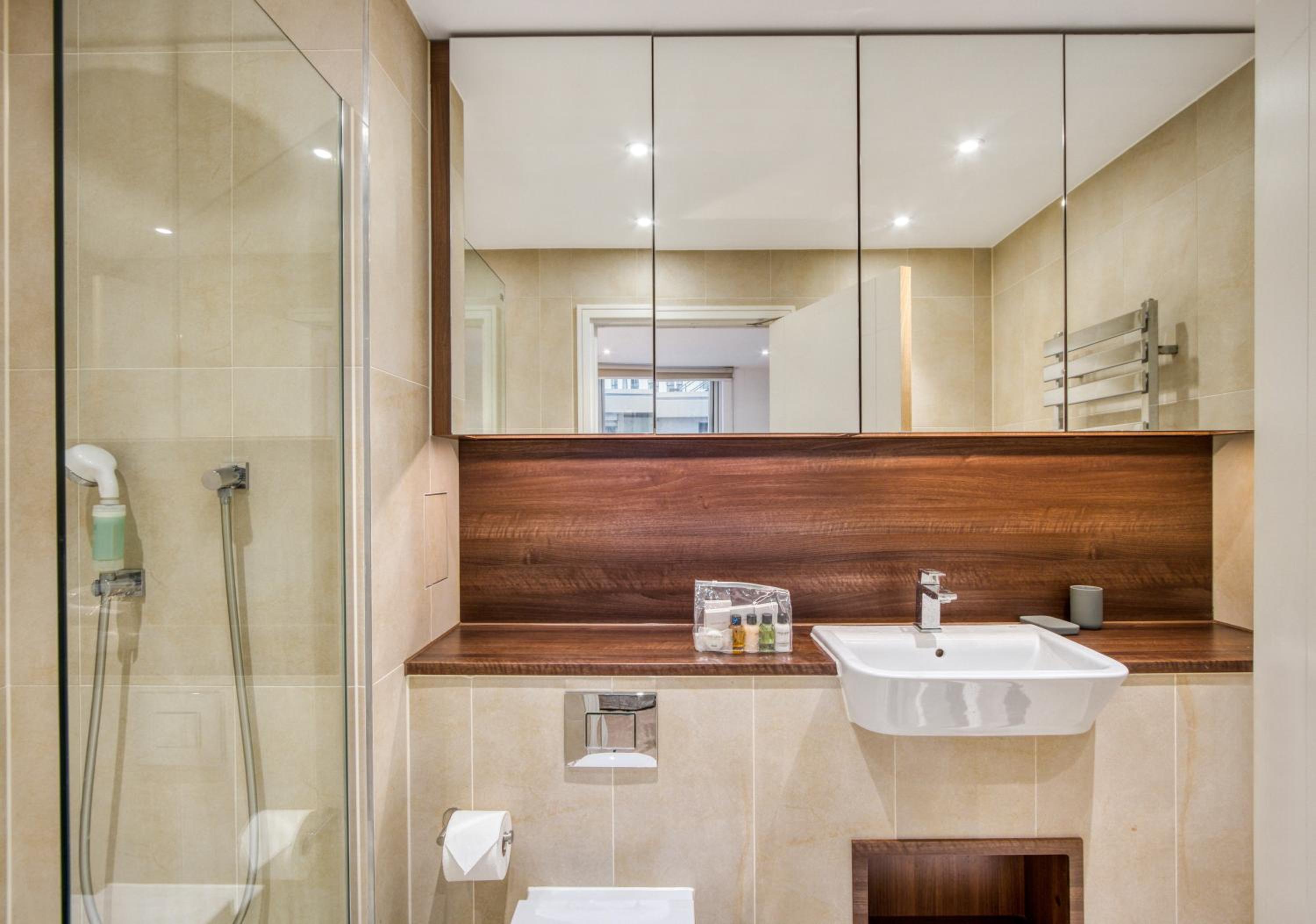 2 Bed 2 Bath Next to Nine Elms Station - Zone 1