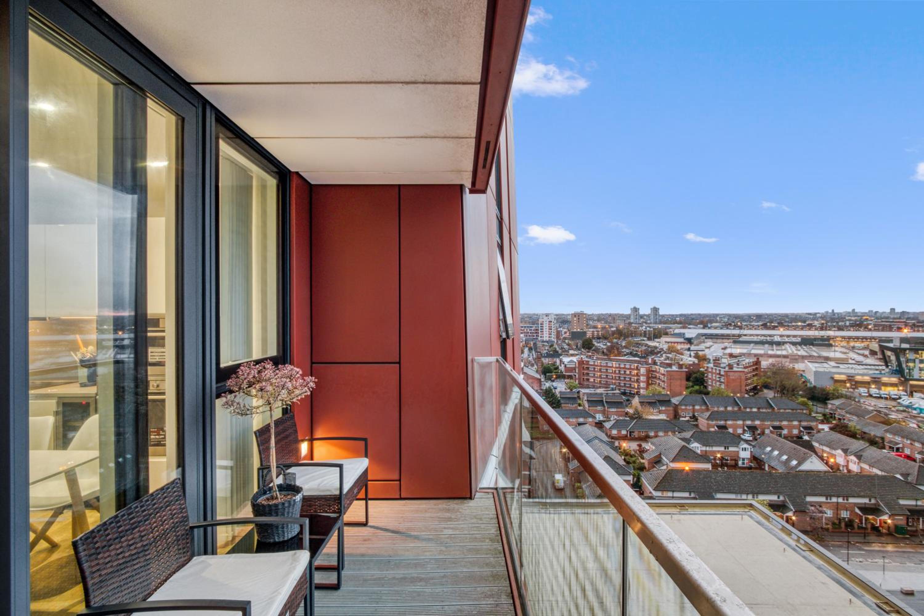 2 Bed 2 Bath Next to Nine Elms Station - Zone 1