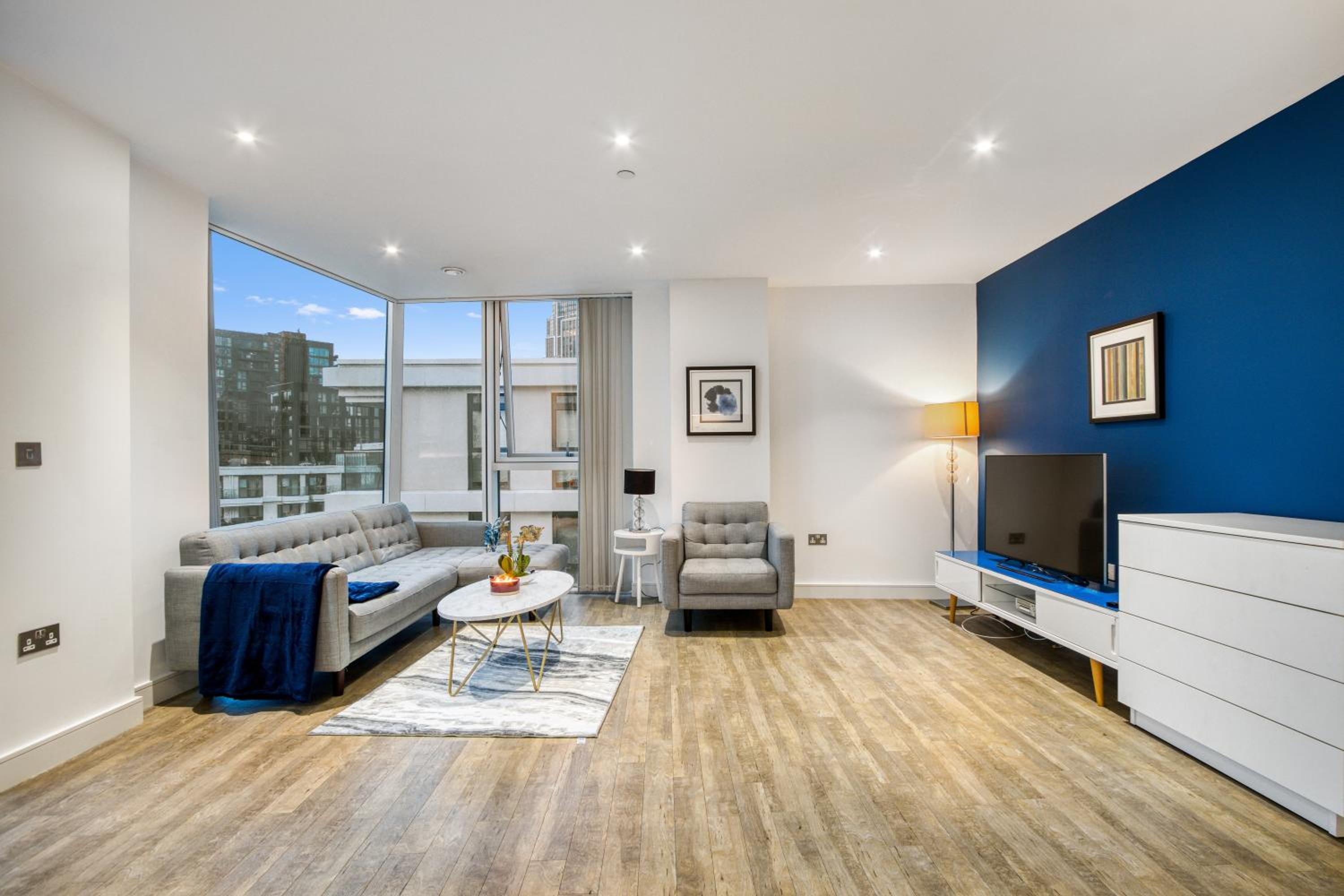 2 Bed 2 Bath Next to Nine Elms Station - Zone 1
