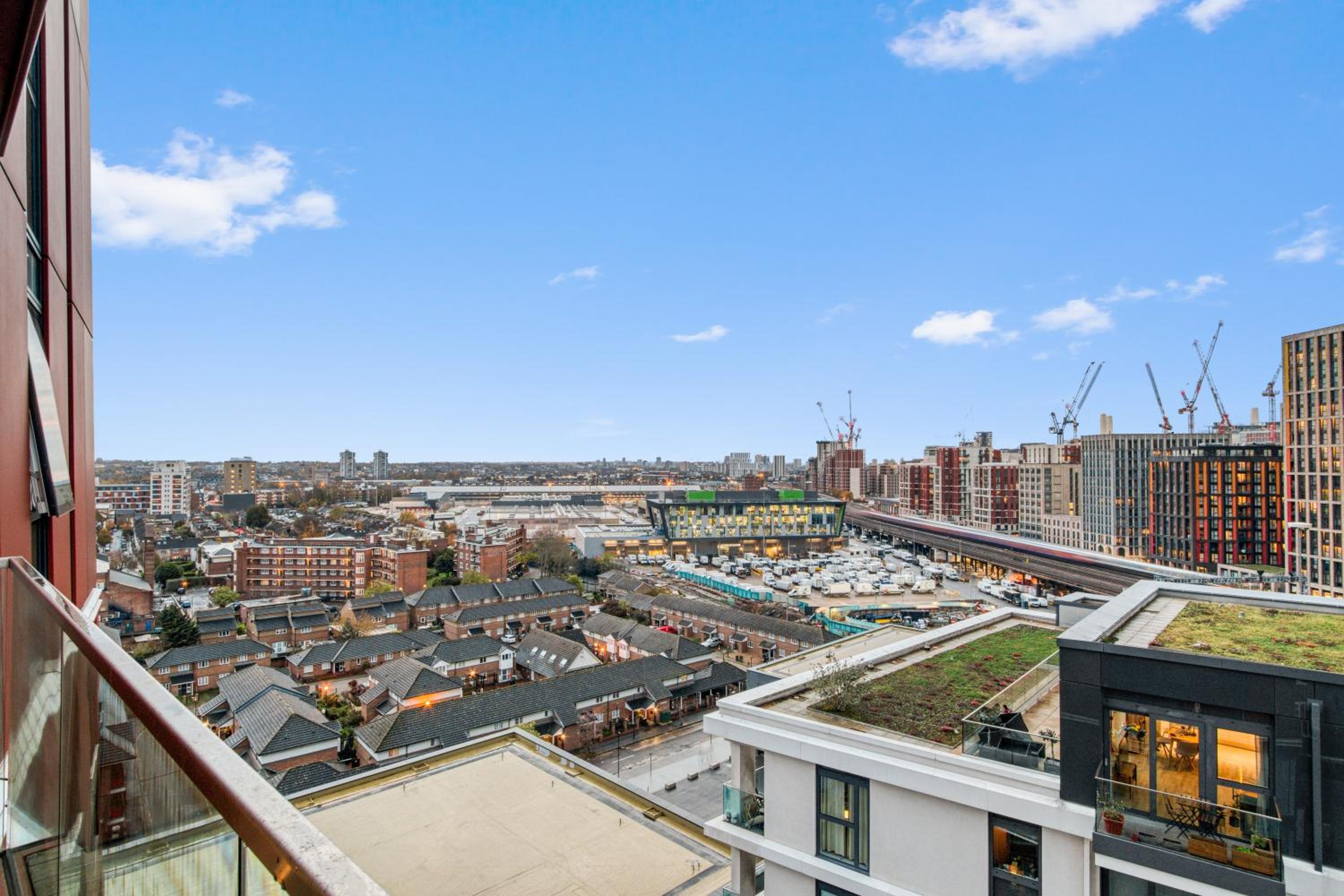 2 Bed 2 Bath Next to Nine Elms Station - Zone 1