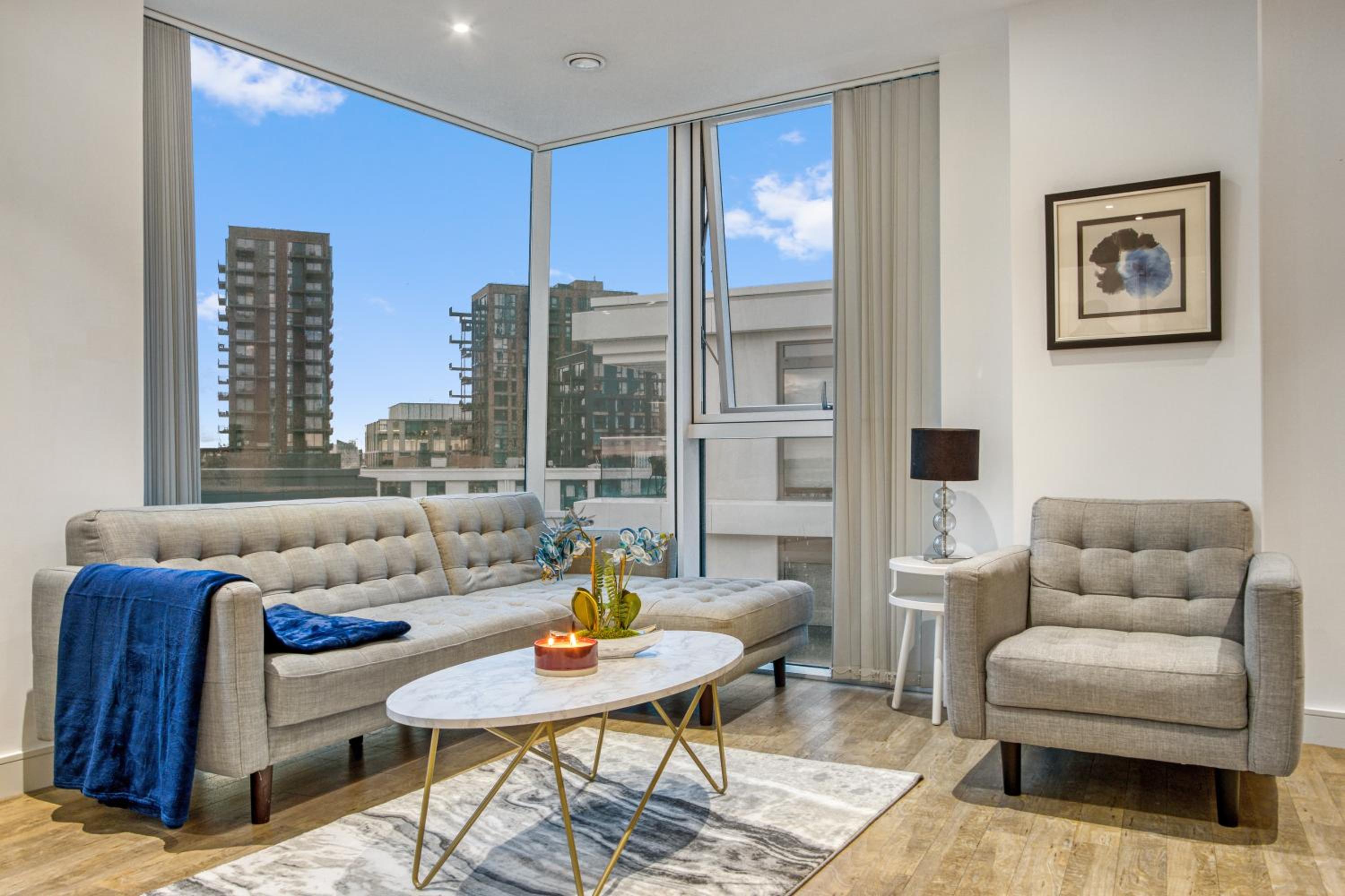 2 Bed 2 Bath Next to Nine Elms Station - Zone 1