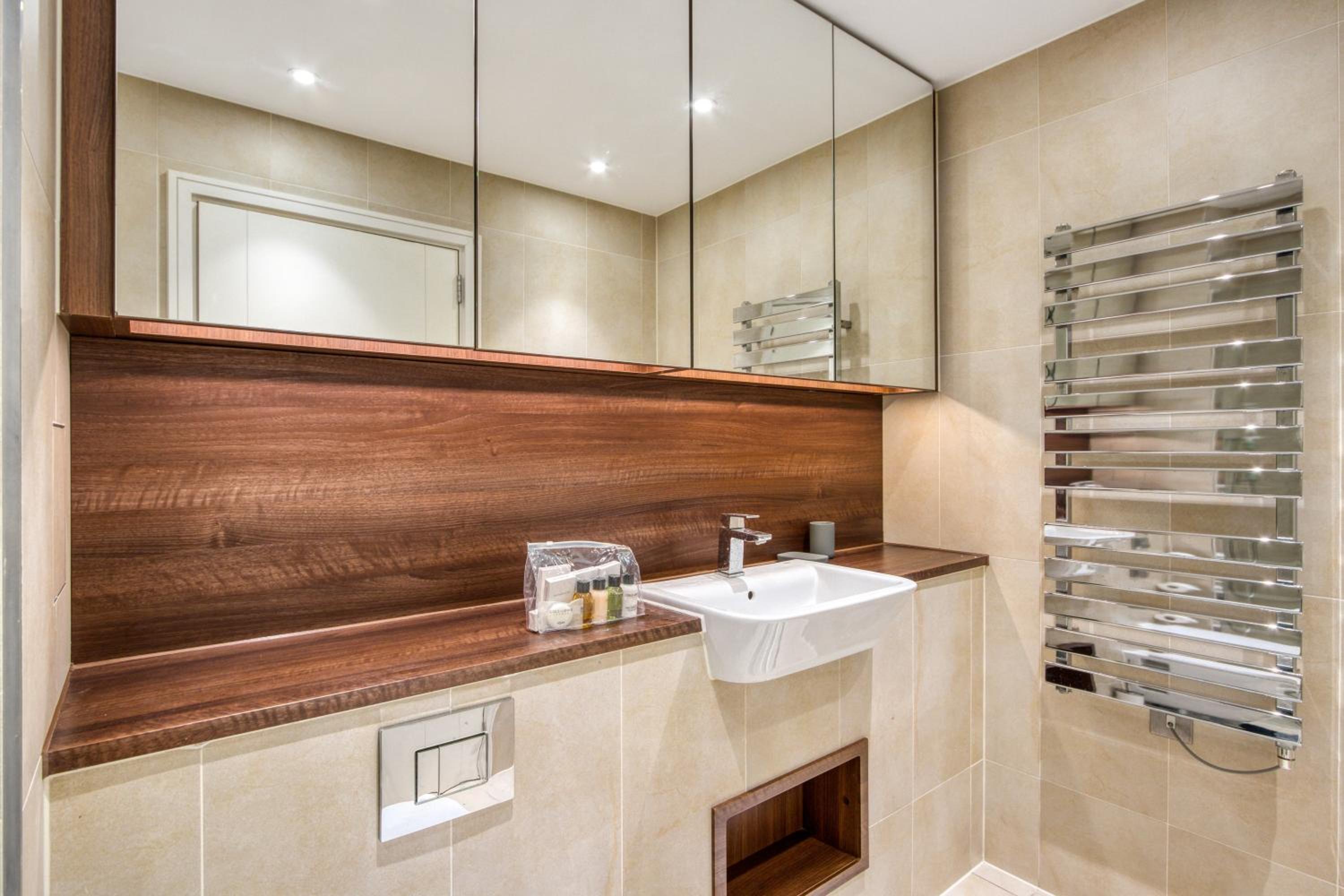 2 Bed 2 Bath Next to Nine Elms Station - Zone 1