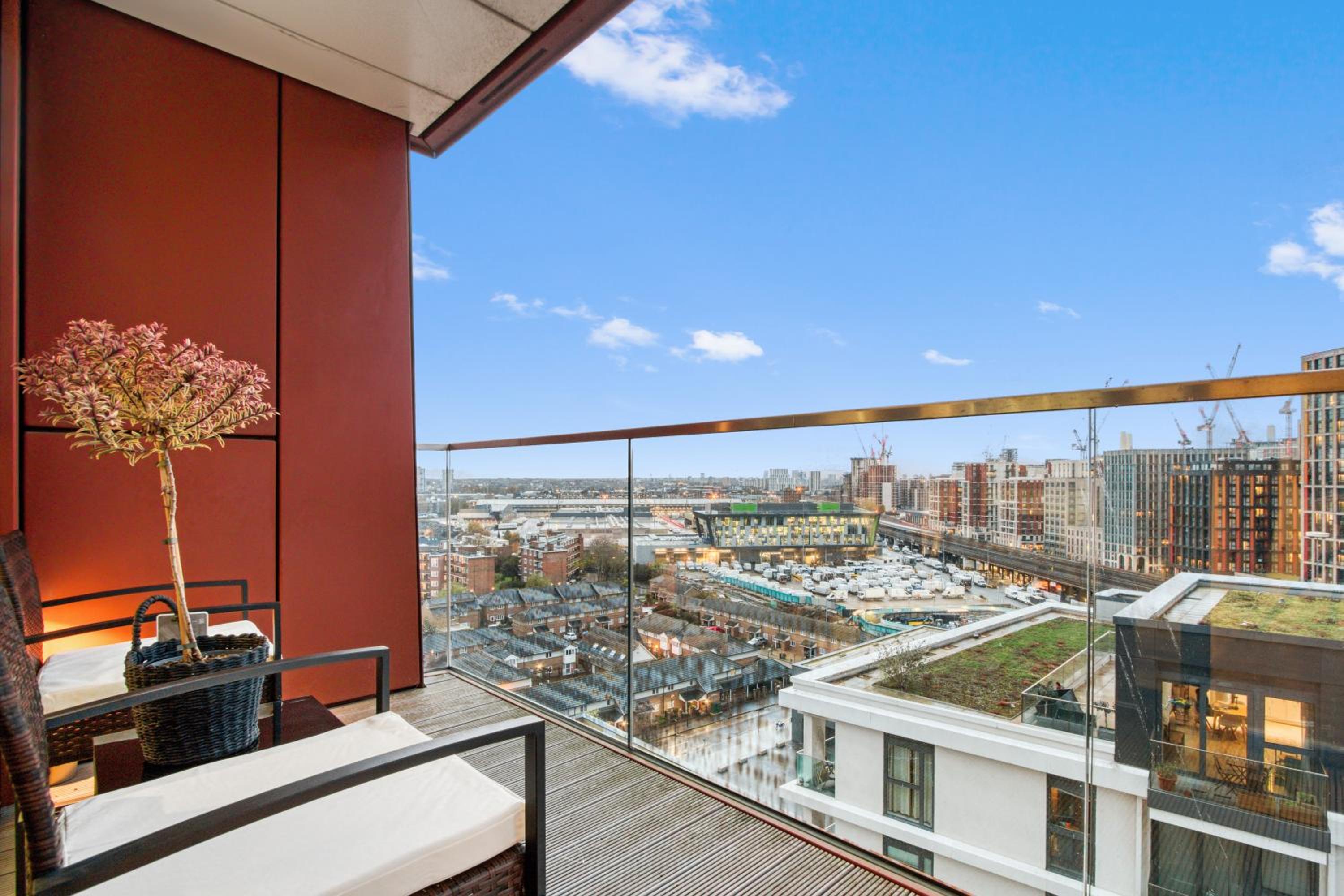2 Bed 2 Bath Next to Nine Elms Station - Zone 1