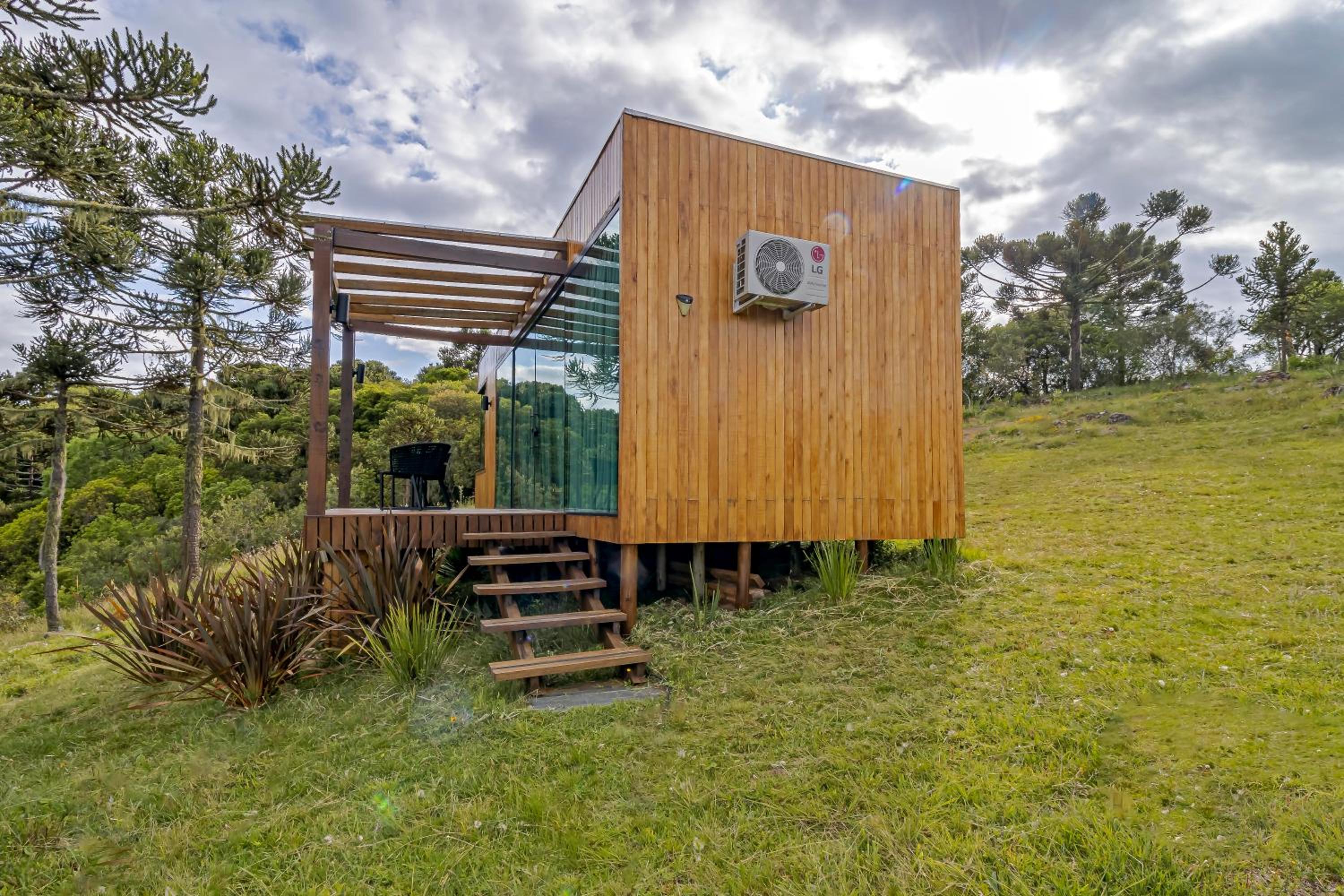 Cabanas Alto Padrão com Jacuzzi, Lareira e cachoeira exclusiva view 2