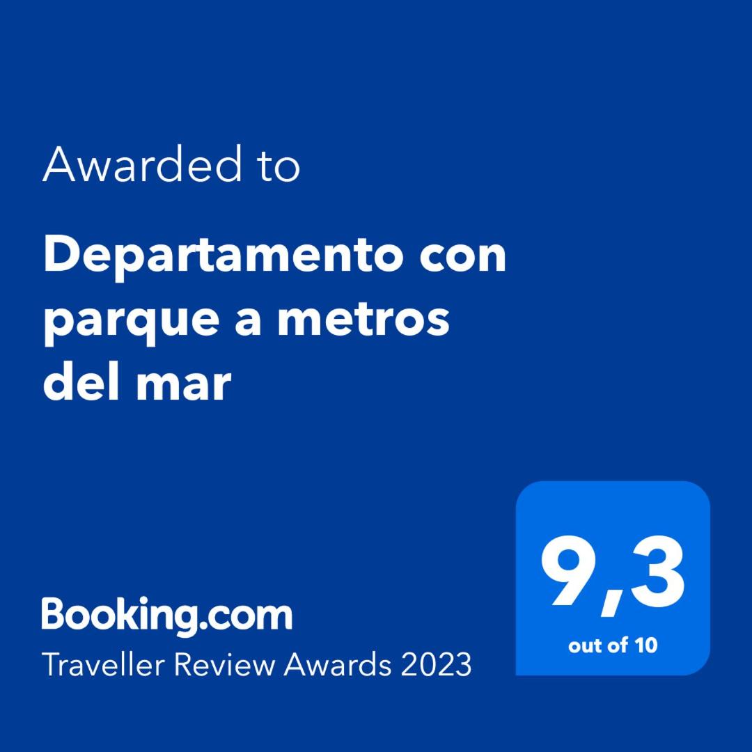 Departamento con parque a metros del mar
