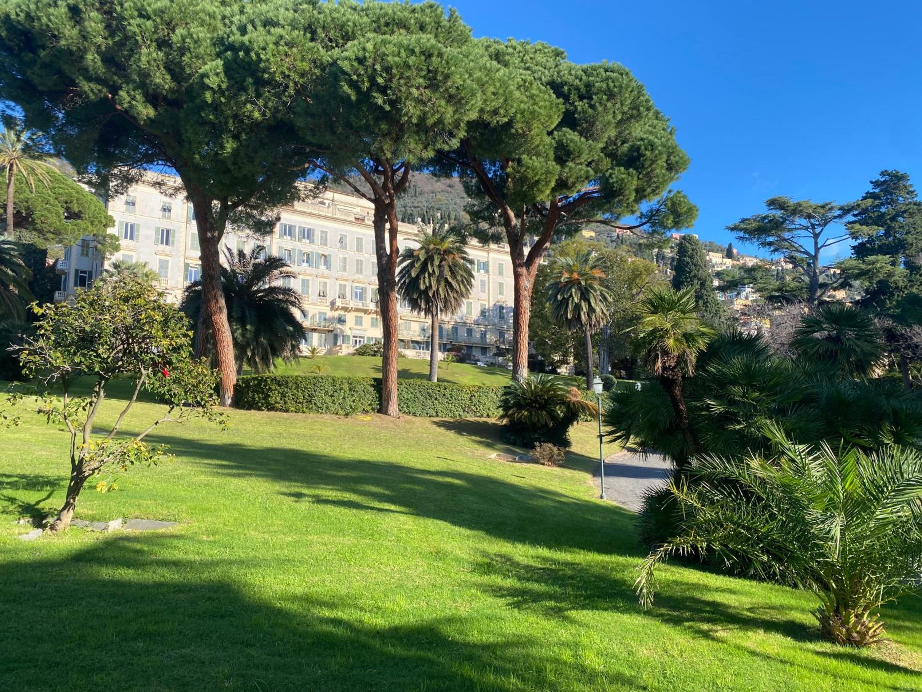 CasaViva-Stylish Trilo with AC-shared pool-parking view 5