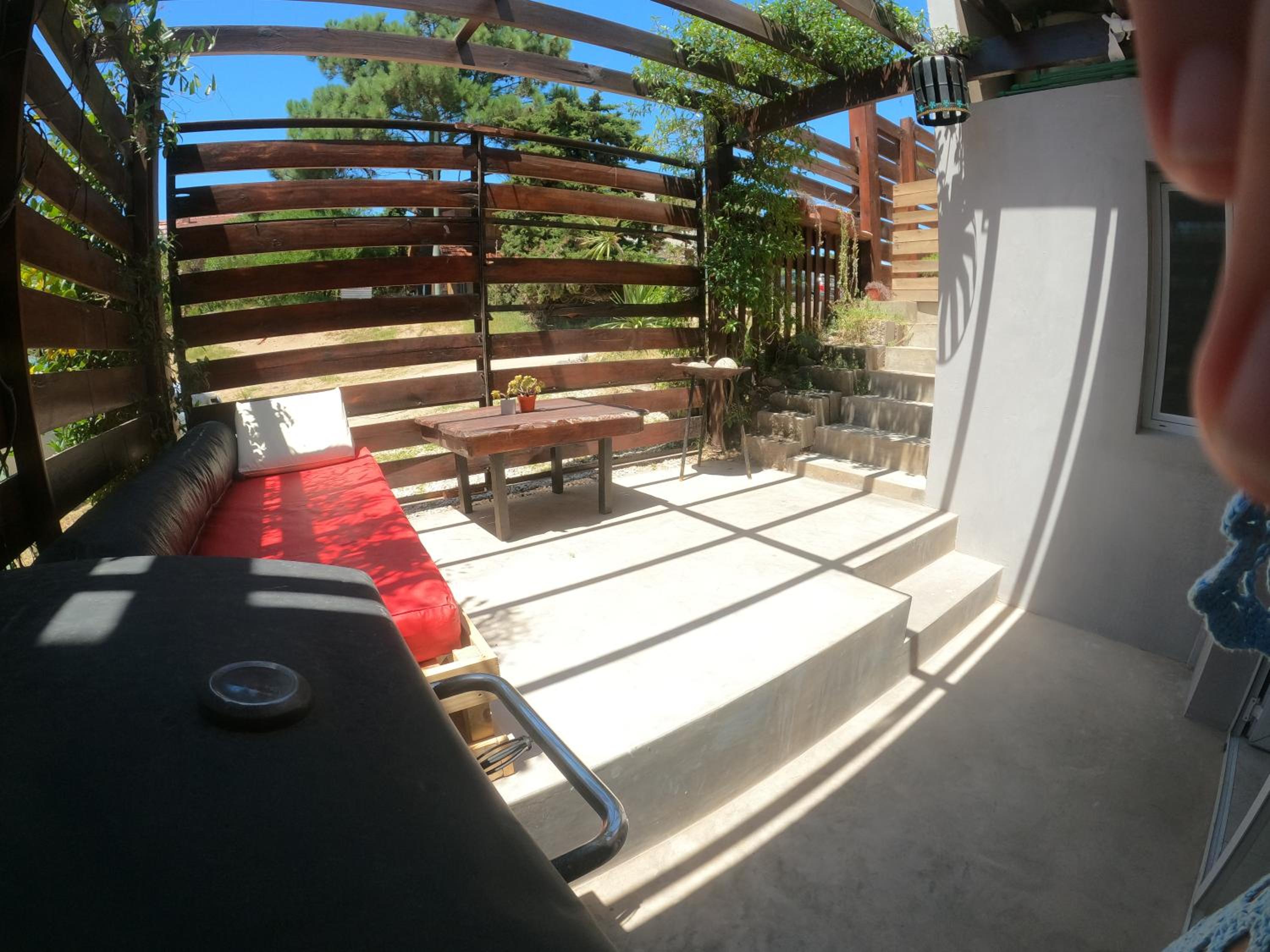 Departamento con parque a metros del mar