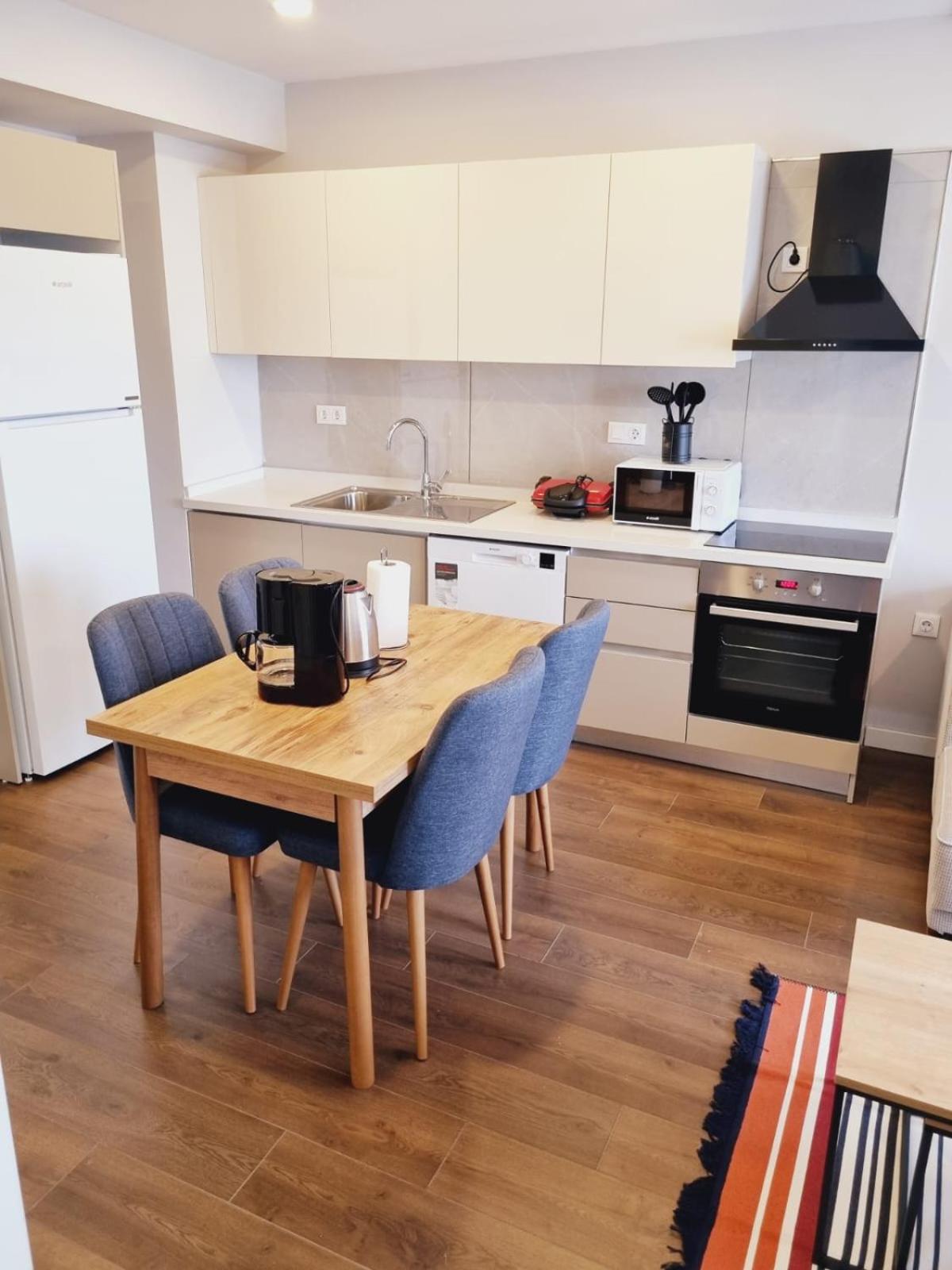 Otto Residences 215