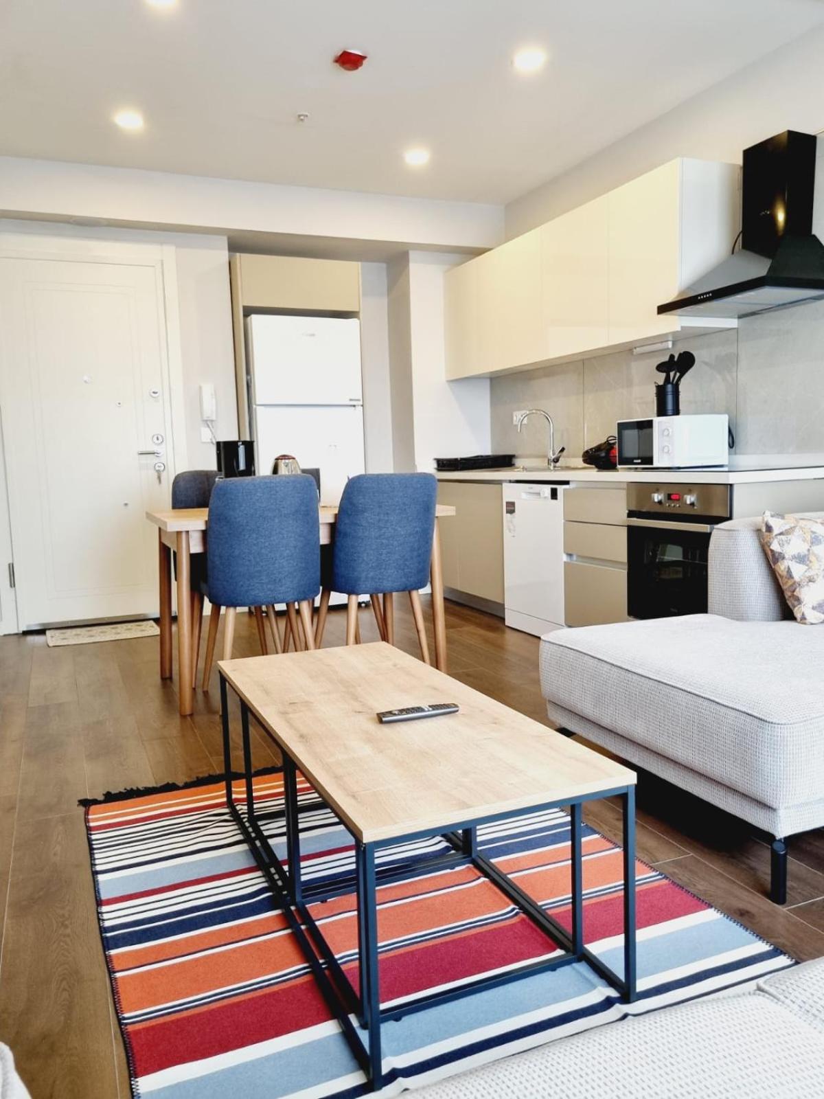 Otto Residences 215
