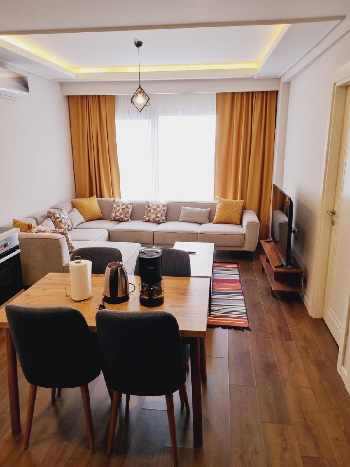 Otto Residences 215