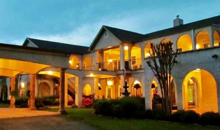 Tennessee Room at Tennessee RiverPlace - main view