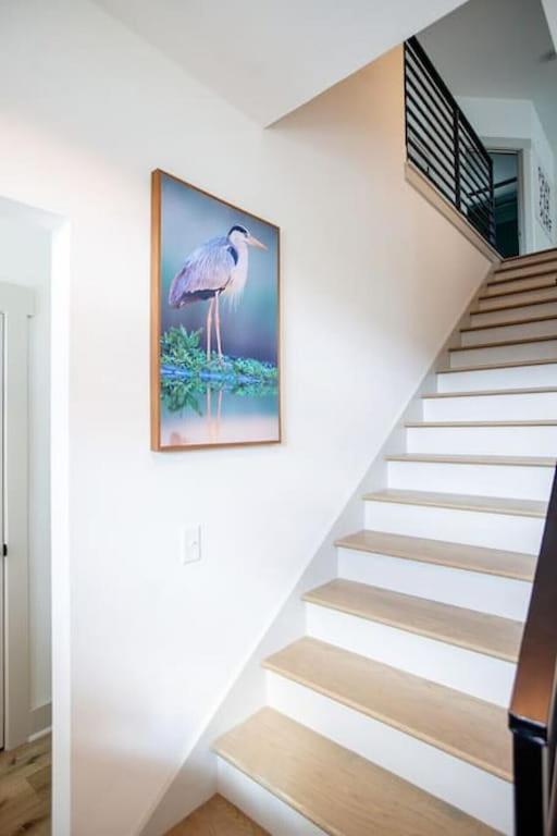 Dune Lake - BRAND NEW build near Powell Lake. Private pool, pet friendly, sleeps 10! view 5