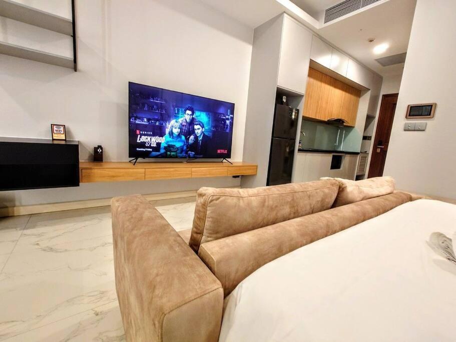 The Rixx Central @ Park Hyatt/SmartTV65in/Netflix