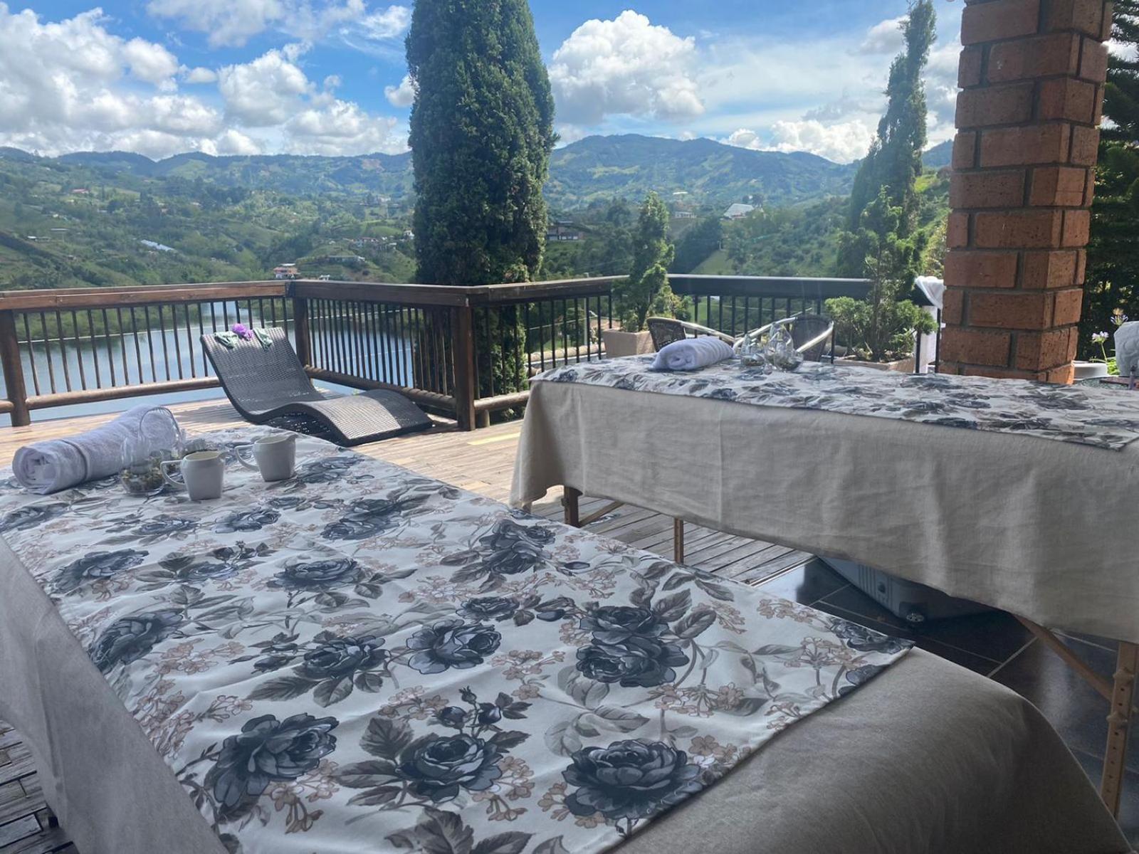 CASA CAMPESTRE MONTECARLO Guatapé- desayuno a pareja