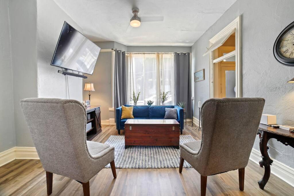 Historical 3 bedroom home in the heart of the city view 4