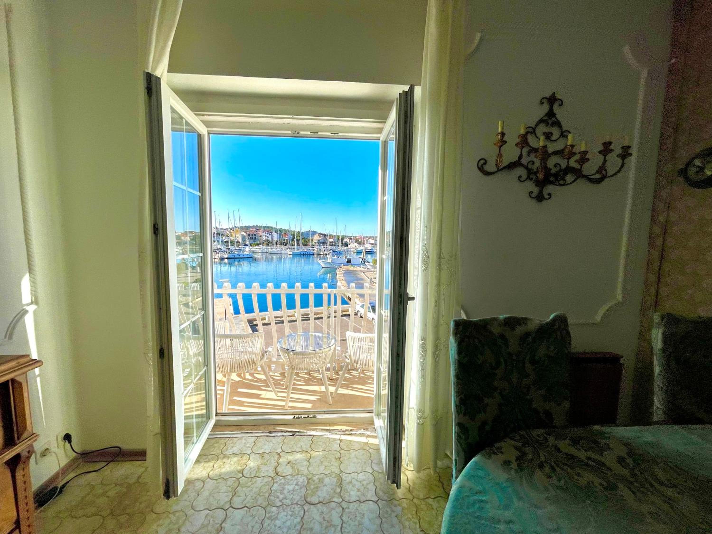 Seafront captain apartment view 5
