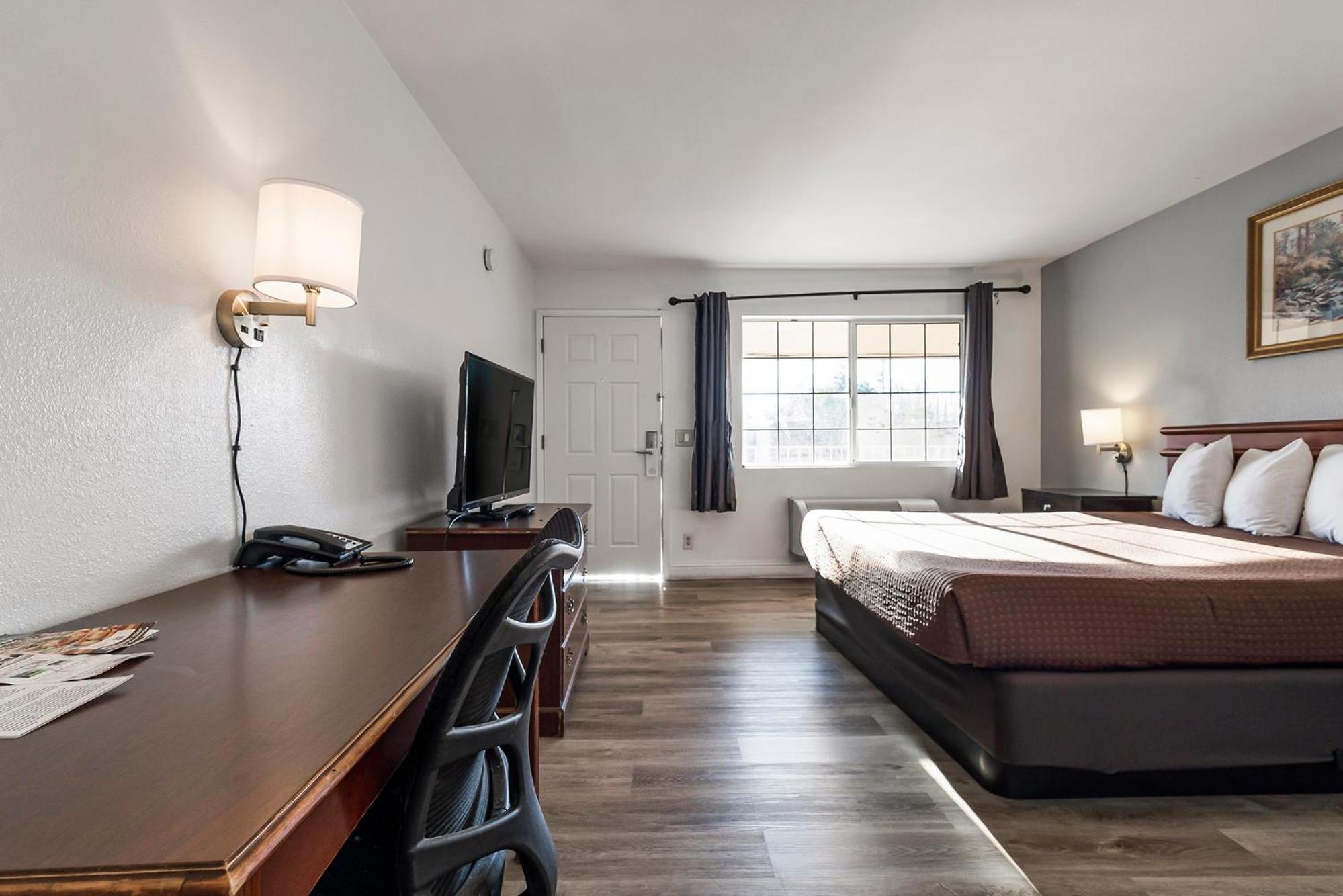 Chico Vacations - Heritage Inn Express Chico - Property Image 83