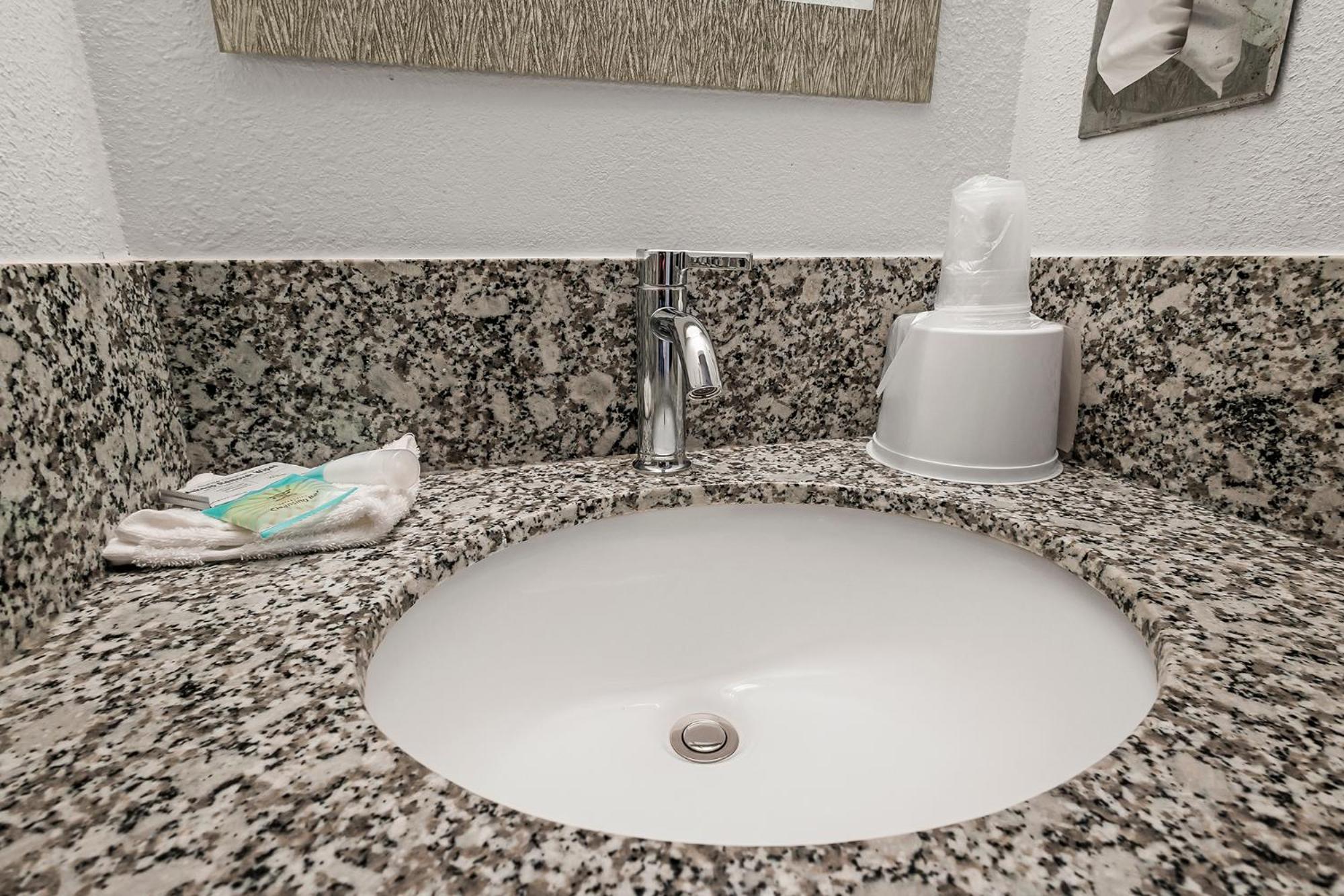 Chico Vacations - Heritage Inn Express Chico - Property Image 76