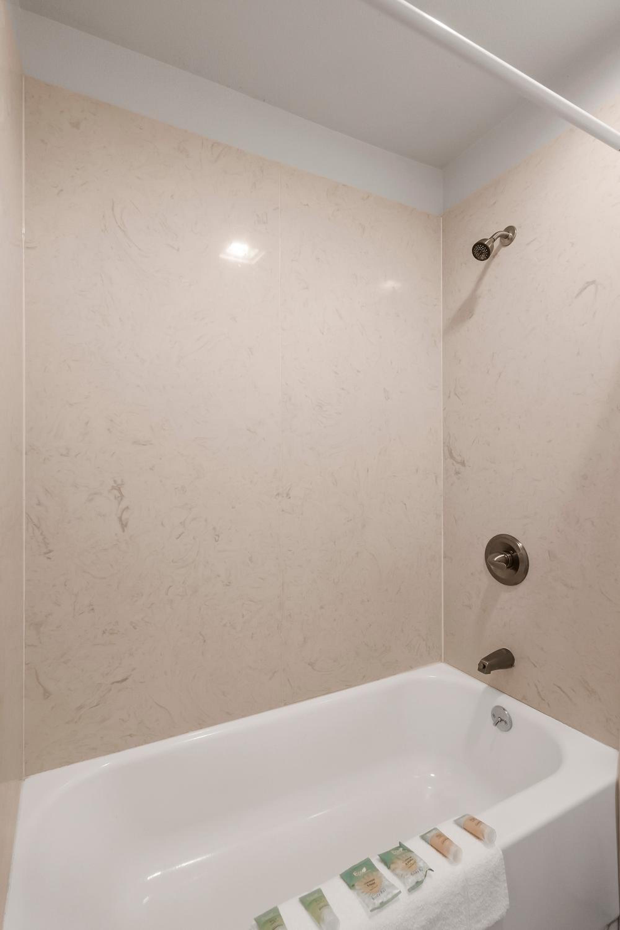 Chico Vacations - Heritage Inn Express Chico - Property Image 71