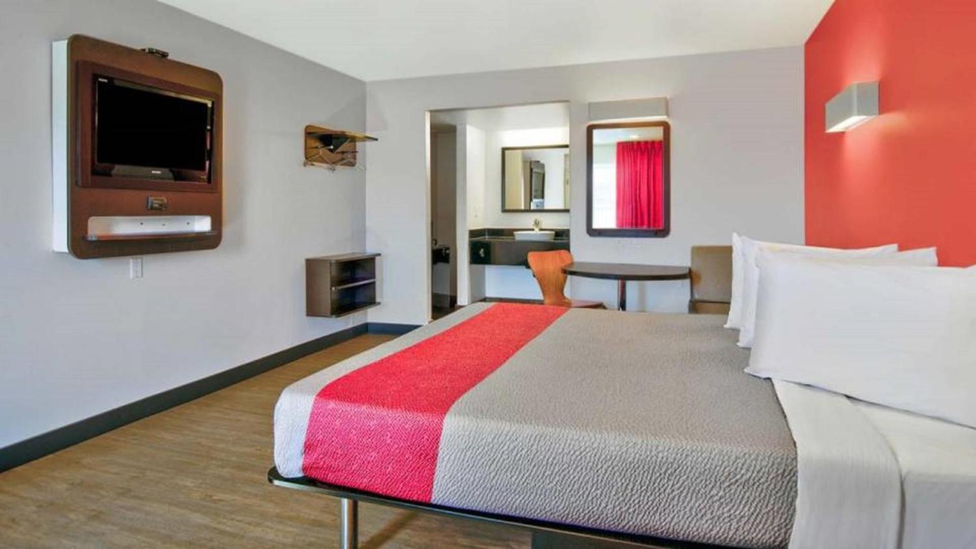 Motel 6 Victorville, photo 25