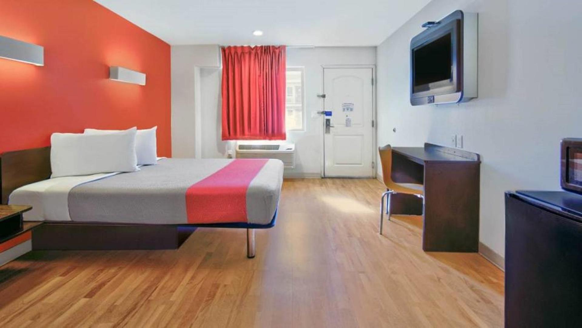 Motel 6 Victorville, photo 18
