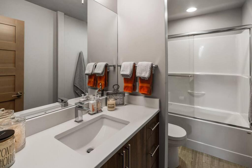 Luxury Mountain View Townhome - Rosa Way North view 5