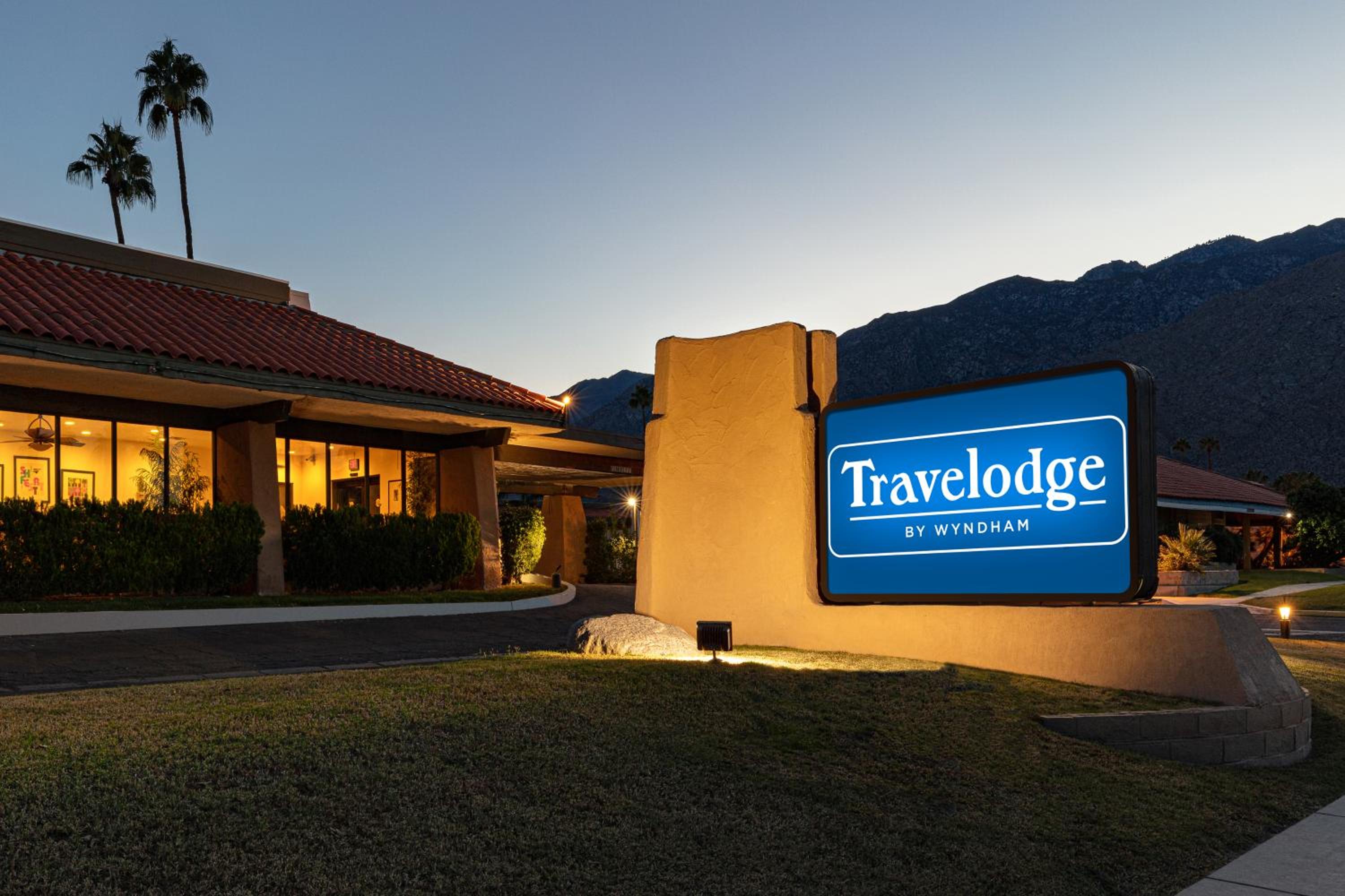 Hotel Travelodge by Wyndham Palm Springs - Image 1