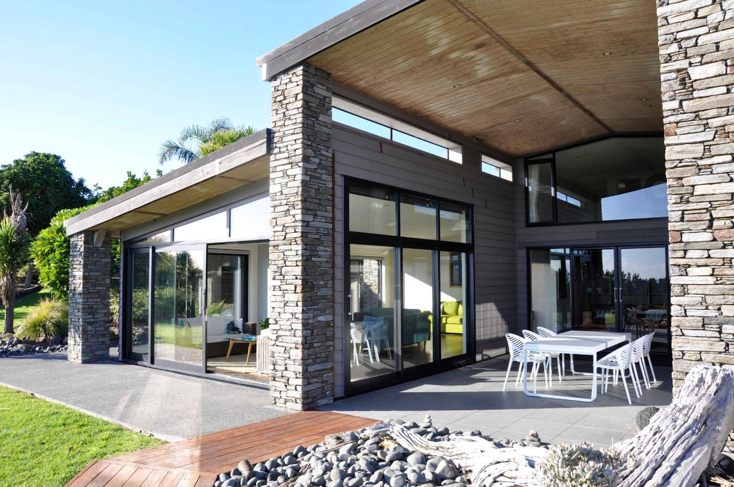 Matapouri & Tutukaka Spectacular Coastal Views- Aroha Luxury Guest Suite view 2