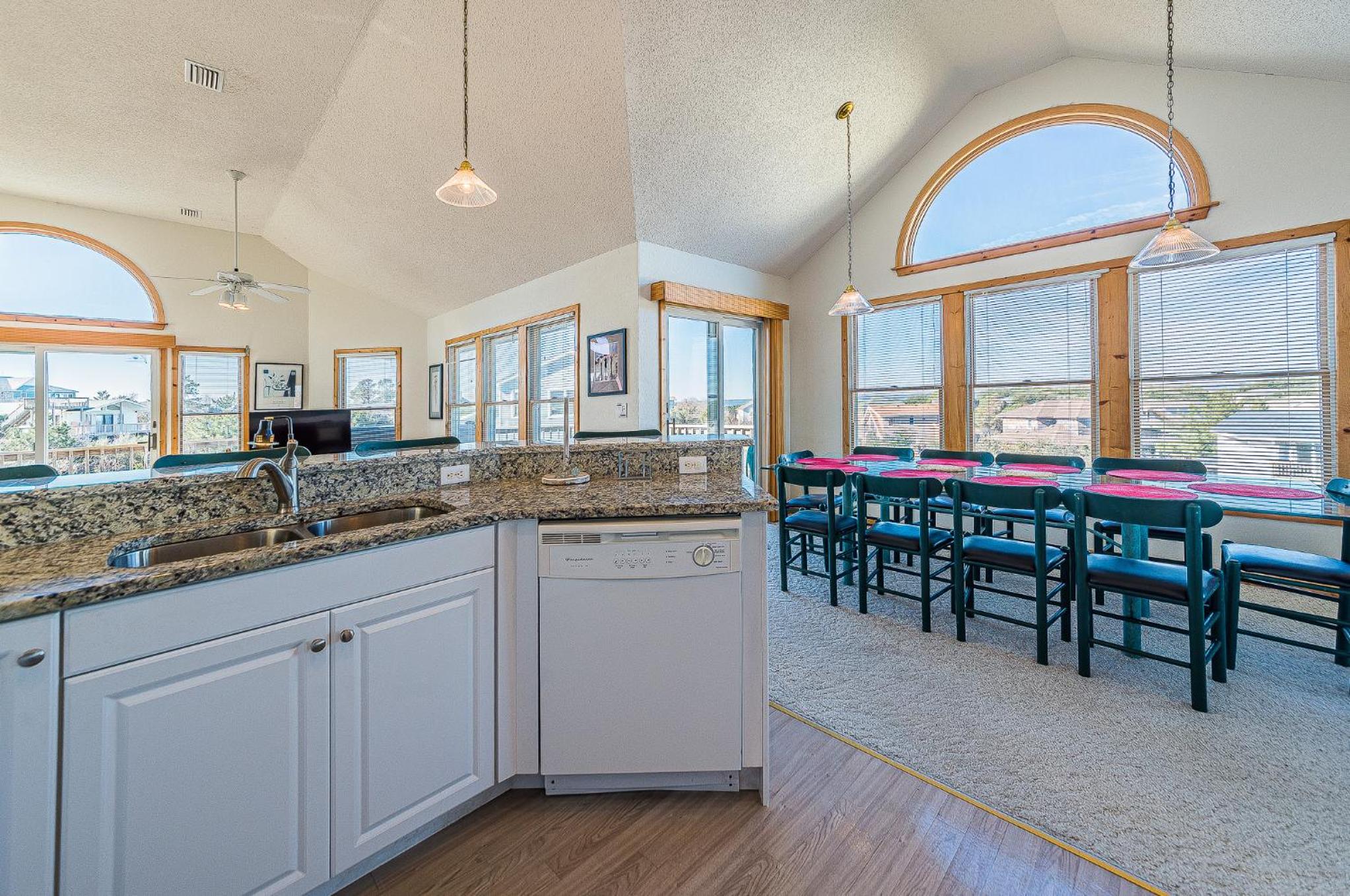 Banana Republic - Duck, Carolina Dunes, 200 Yds to Beach, Pool, Hot Tub, Ocean View