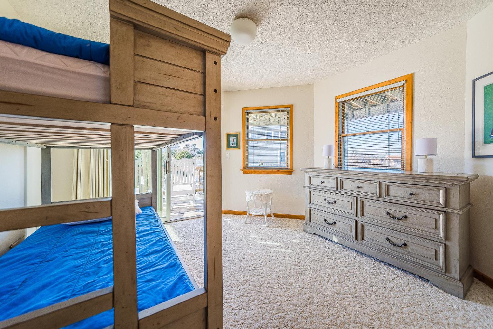 Banana Republic - Duck, Carolina Dunes, 200 Yds to Beach, Pool, Hot Tub, Ocean View