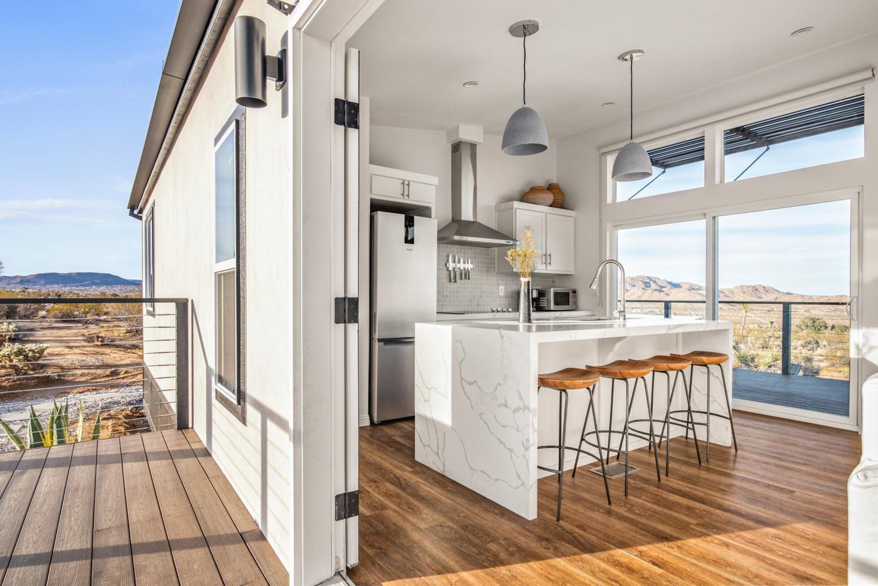 Sagebrush Bungalow - Modern Retreat withHot Tub, Fire Pit and BBQ! home