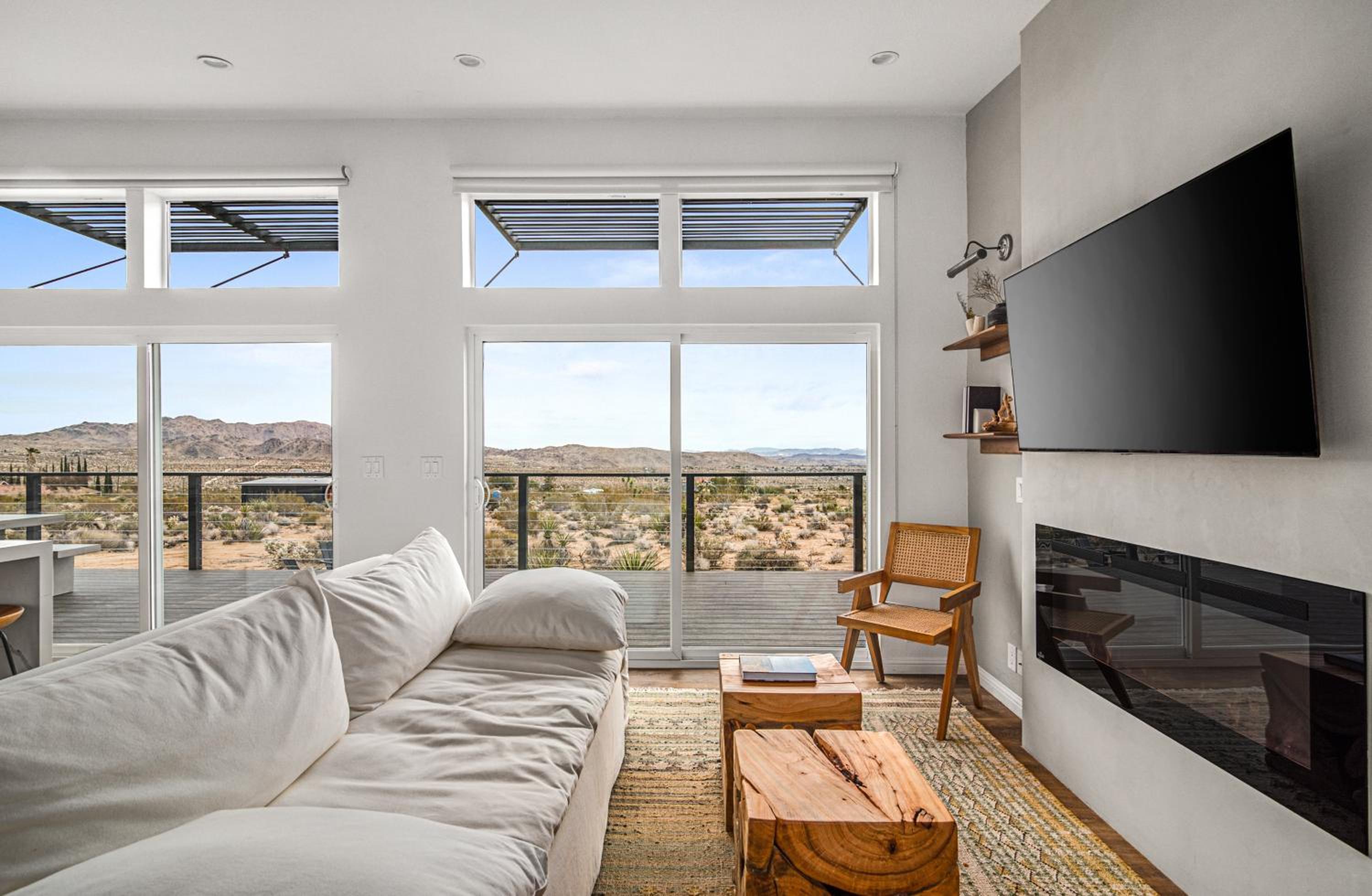 Sagebrush Bungalow - Modern Retreat withHot Tub, Fire Pit and BBQ! home